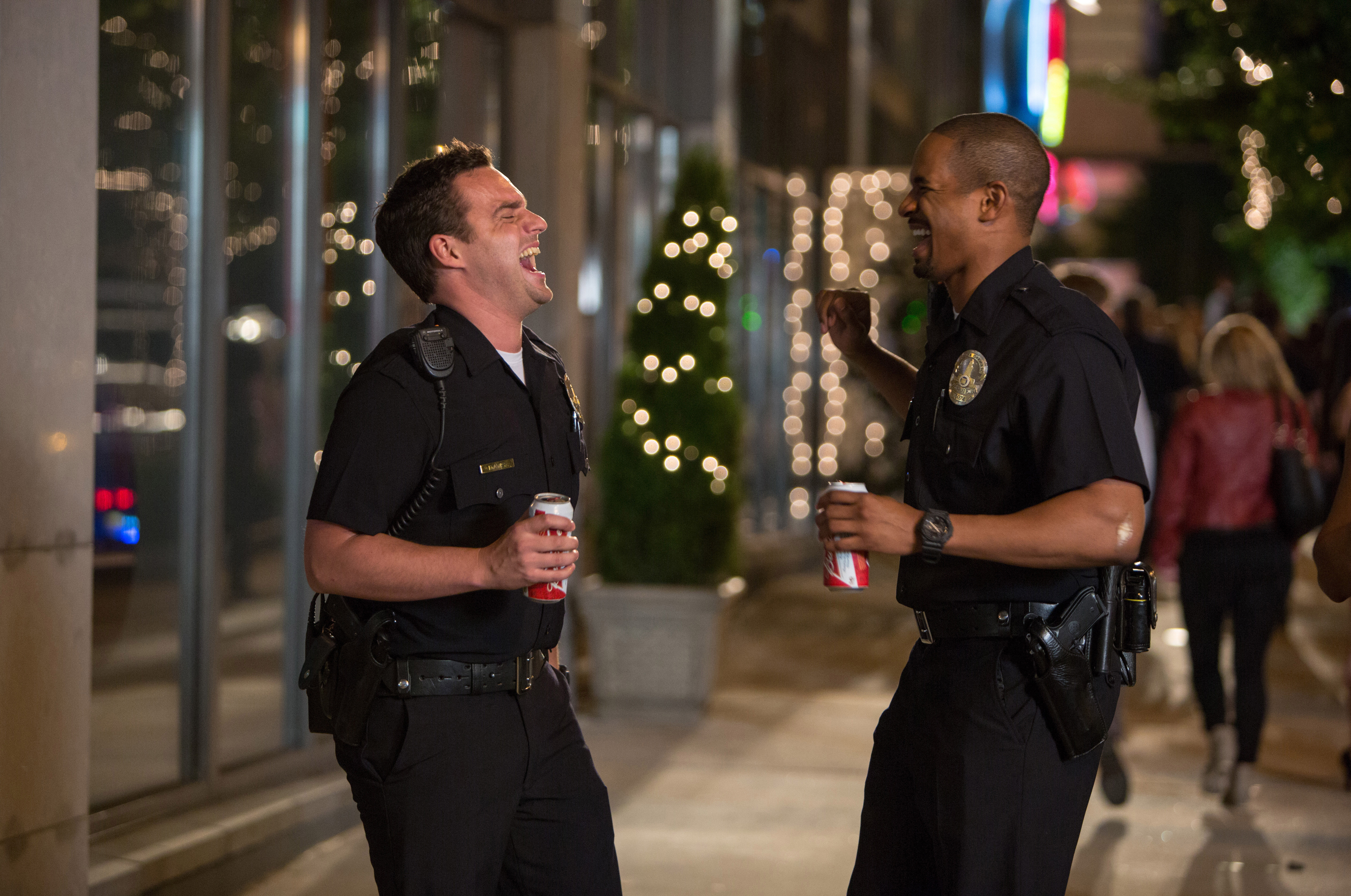 LetsBeCops_Jake_Johnson_Damon_Wayans_Jr_3.jpg