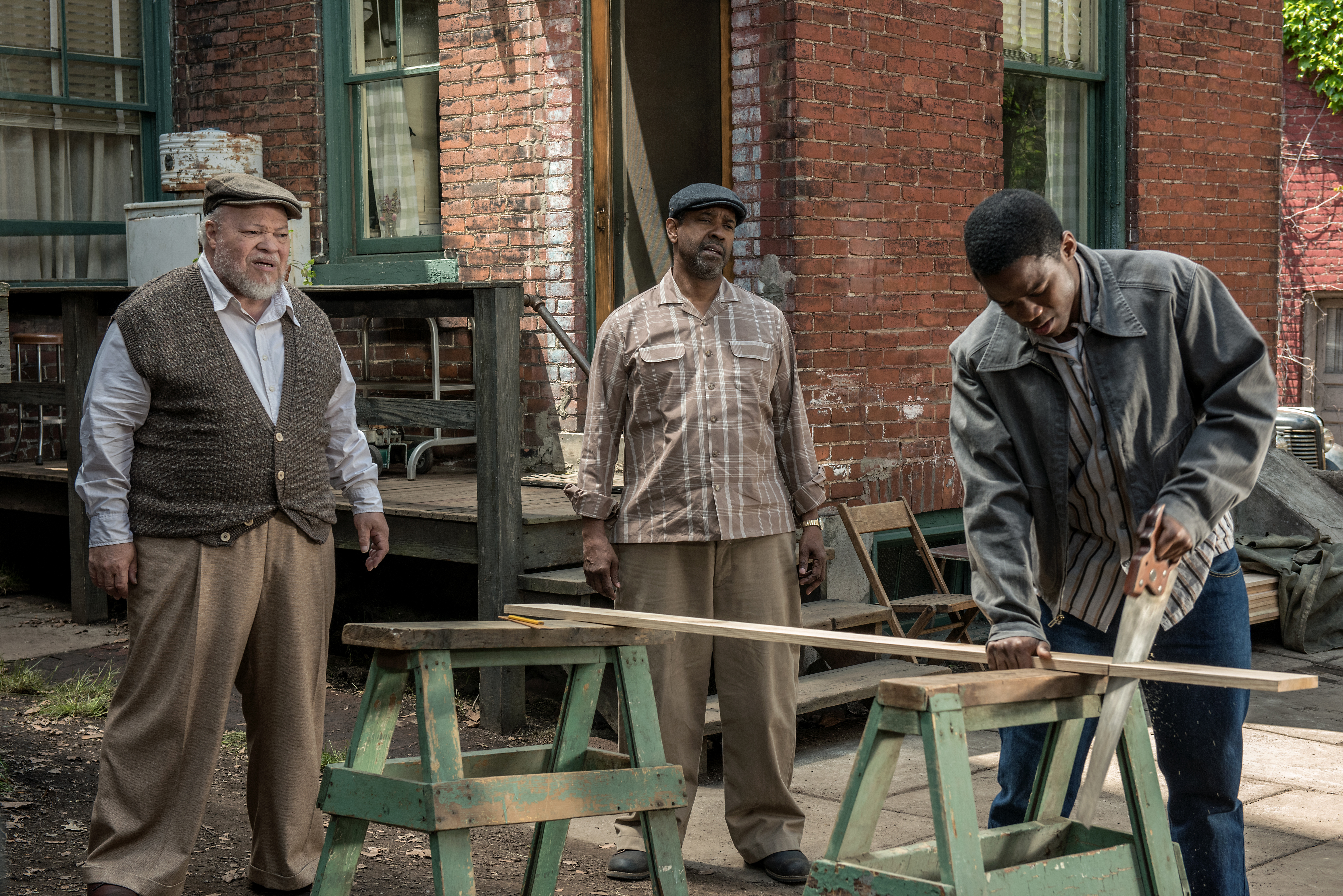 Fences_DenzelWashington_StephenMcKinley_JovanAdepo_5.jpg