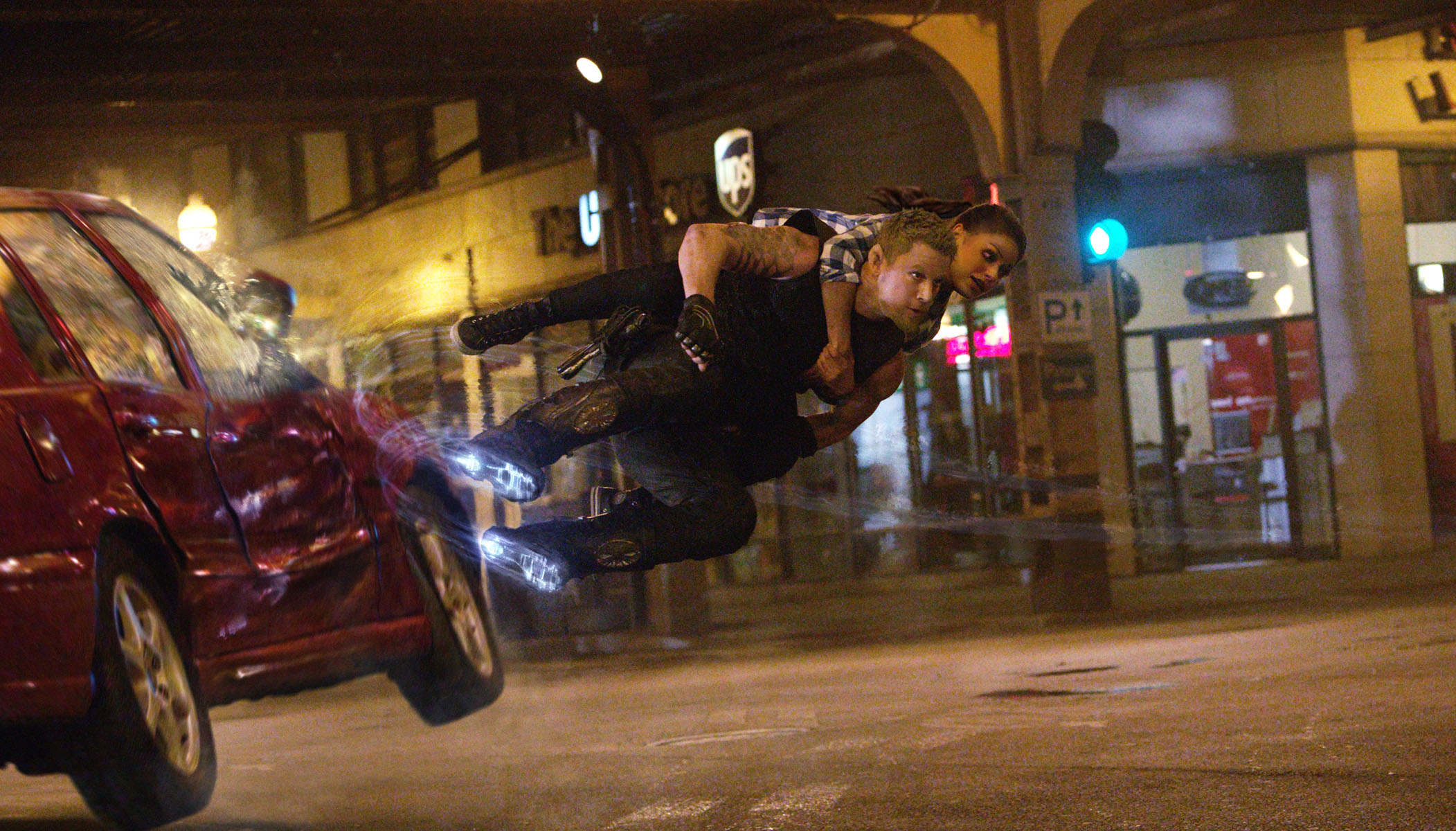 JupiterAscending_MilaKunis_ChanningTatum_2.jpg