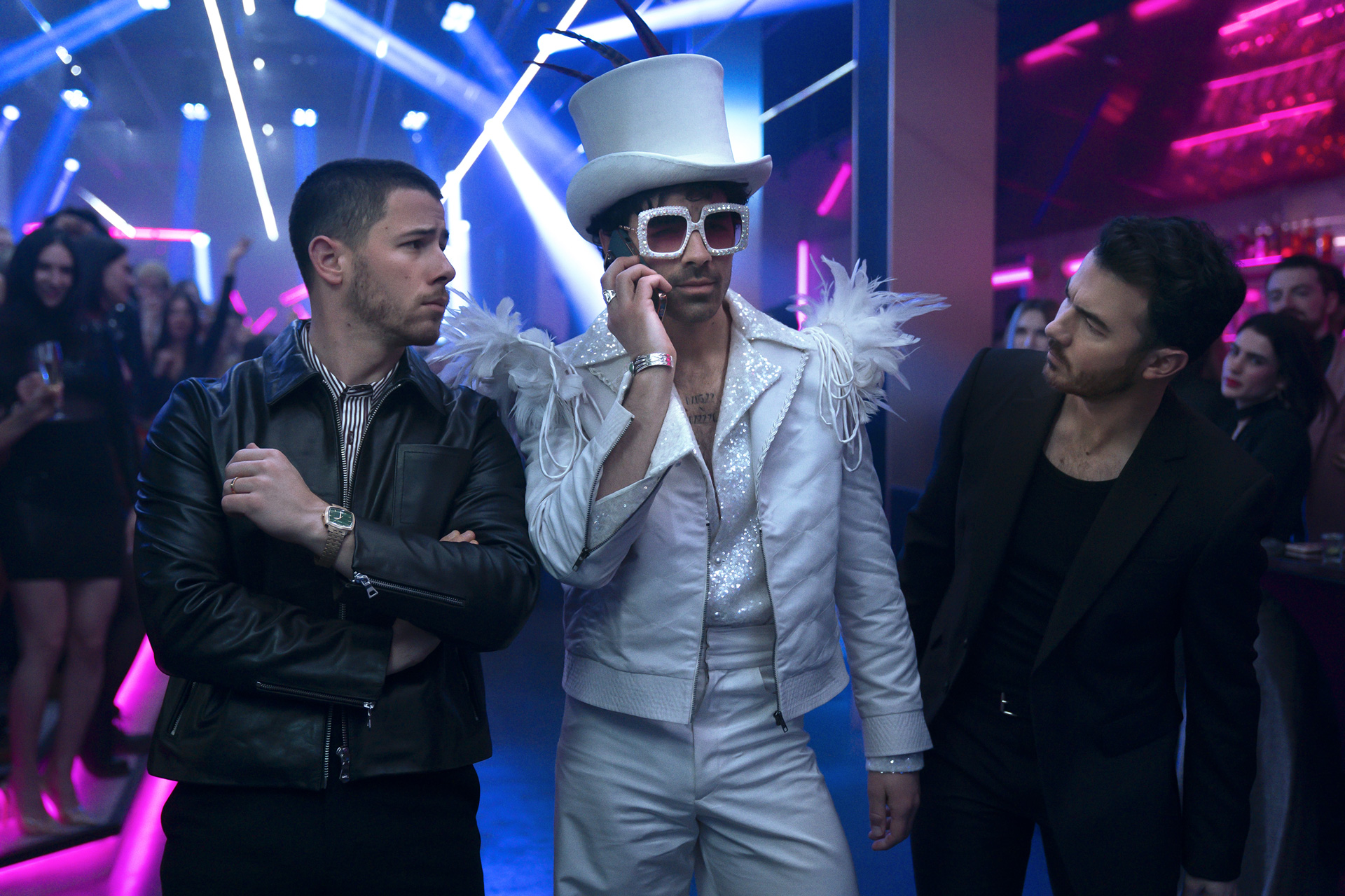 a-very-jonas-christmas-movie-03.jpg