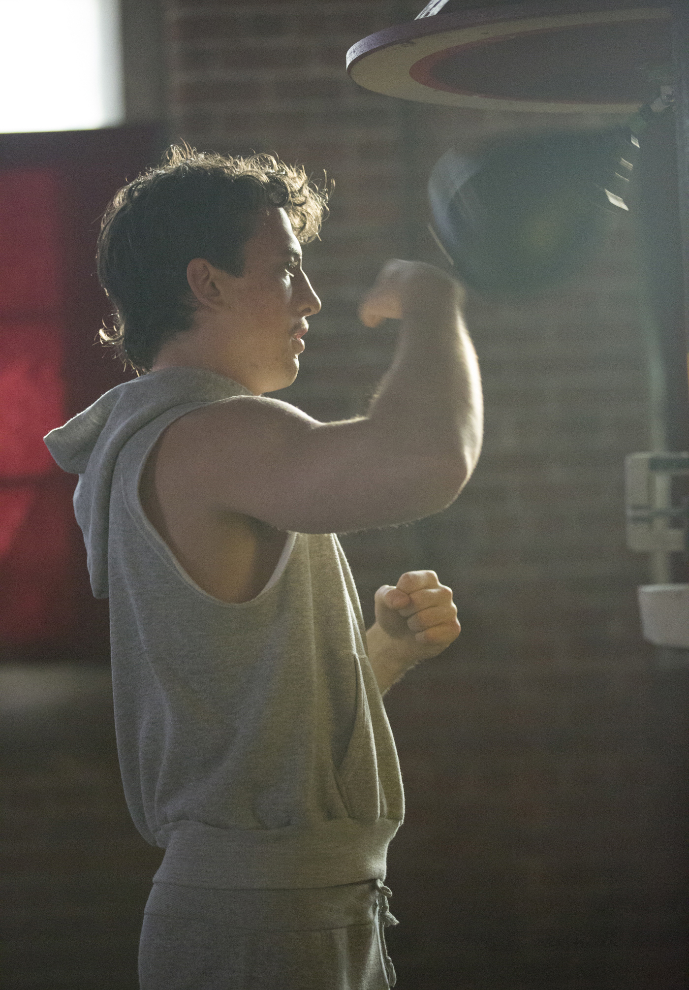 BleedForThis_MilesTeller_5.jpg