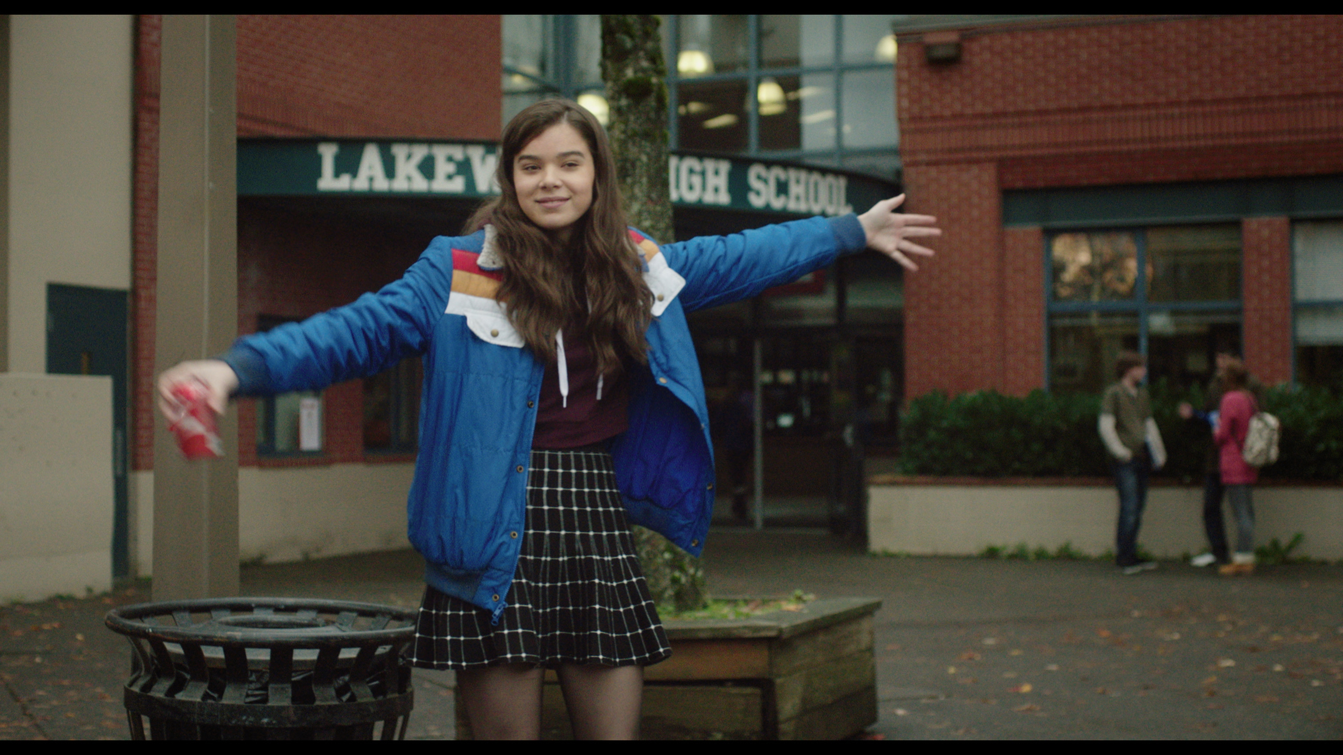 EdgeOfSeventeen_HaileeSteinfeld_4.jpg