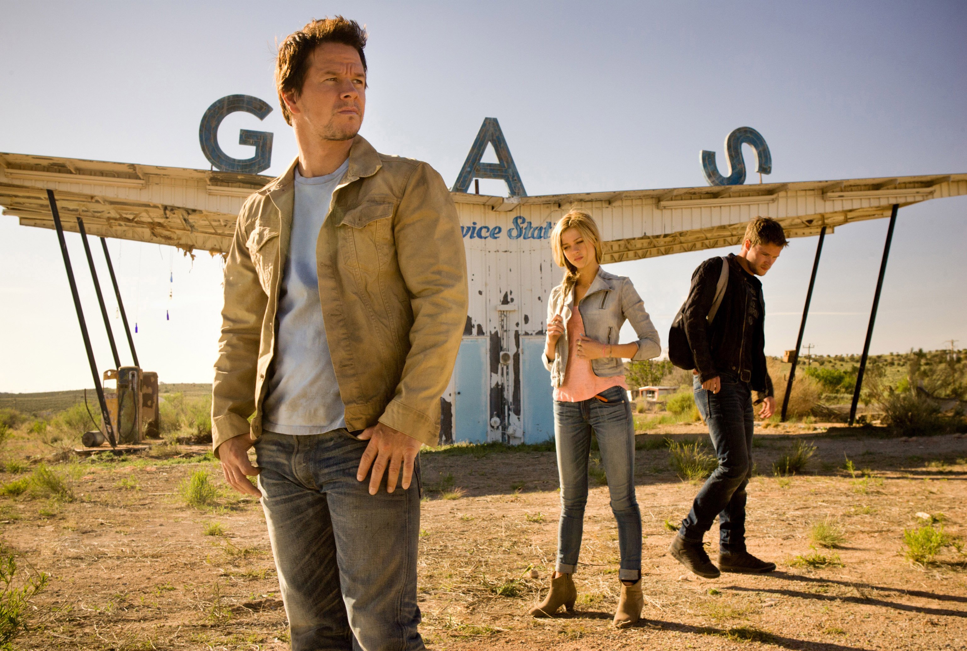 Transformers4_Mark_Wahlberg_Nicola_Peltz_Jack_reynor_4.jpg