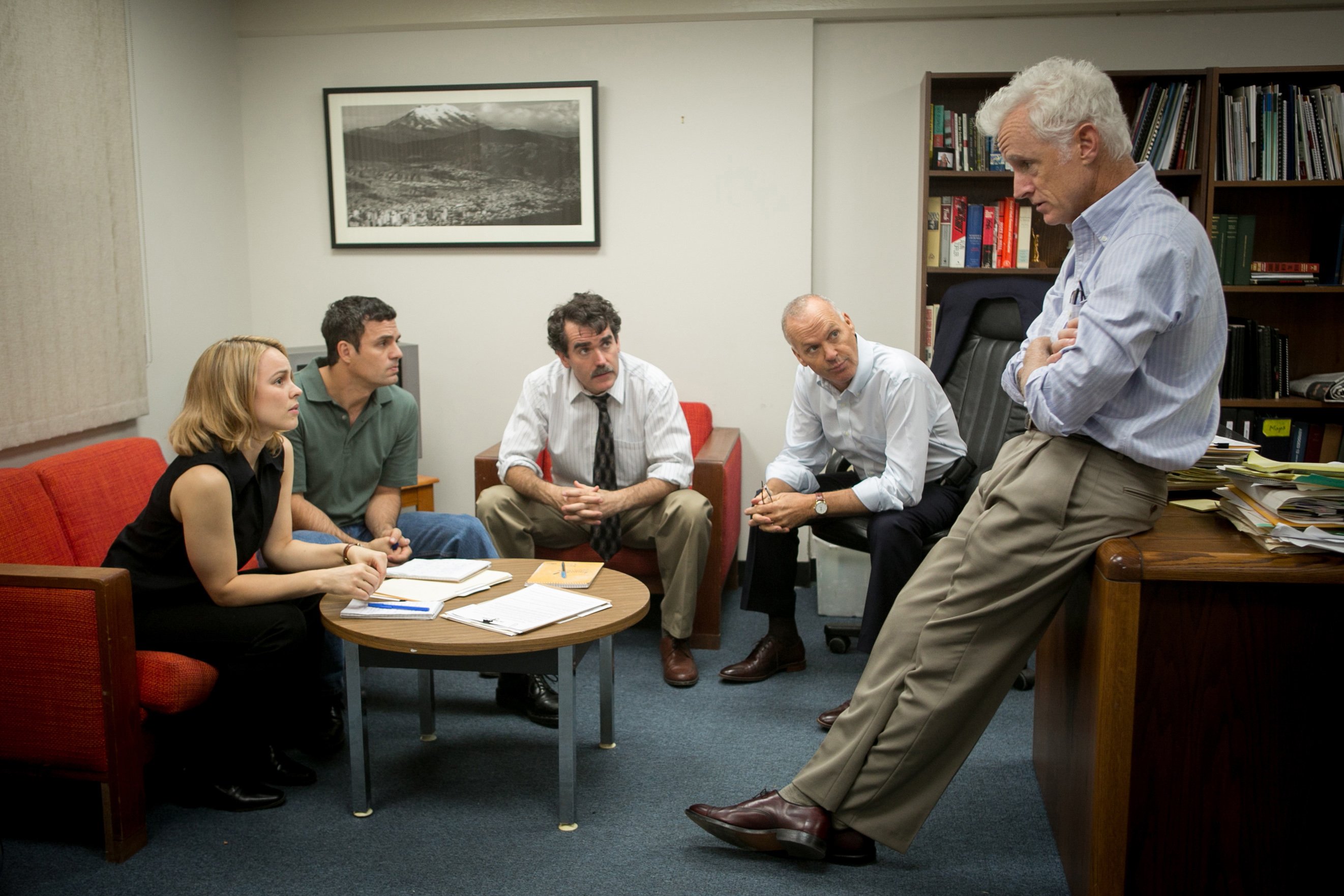 Spotlight_RachelMcAdams_MarkRuffalo_BrianDarcyJames_MichaelKeaton_JohnSlattery_4.jpg