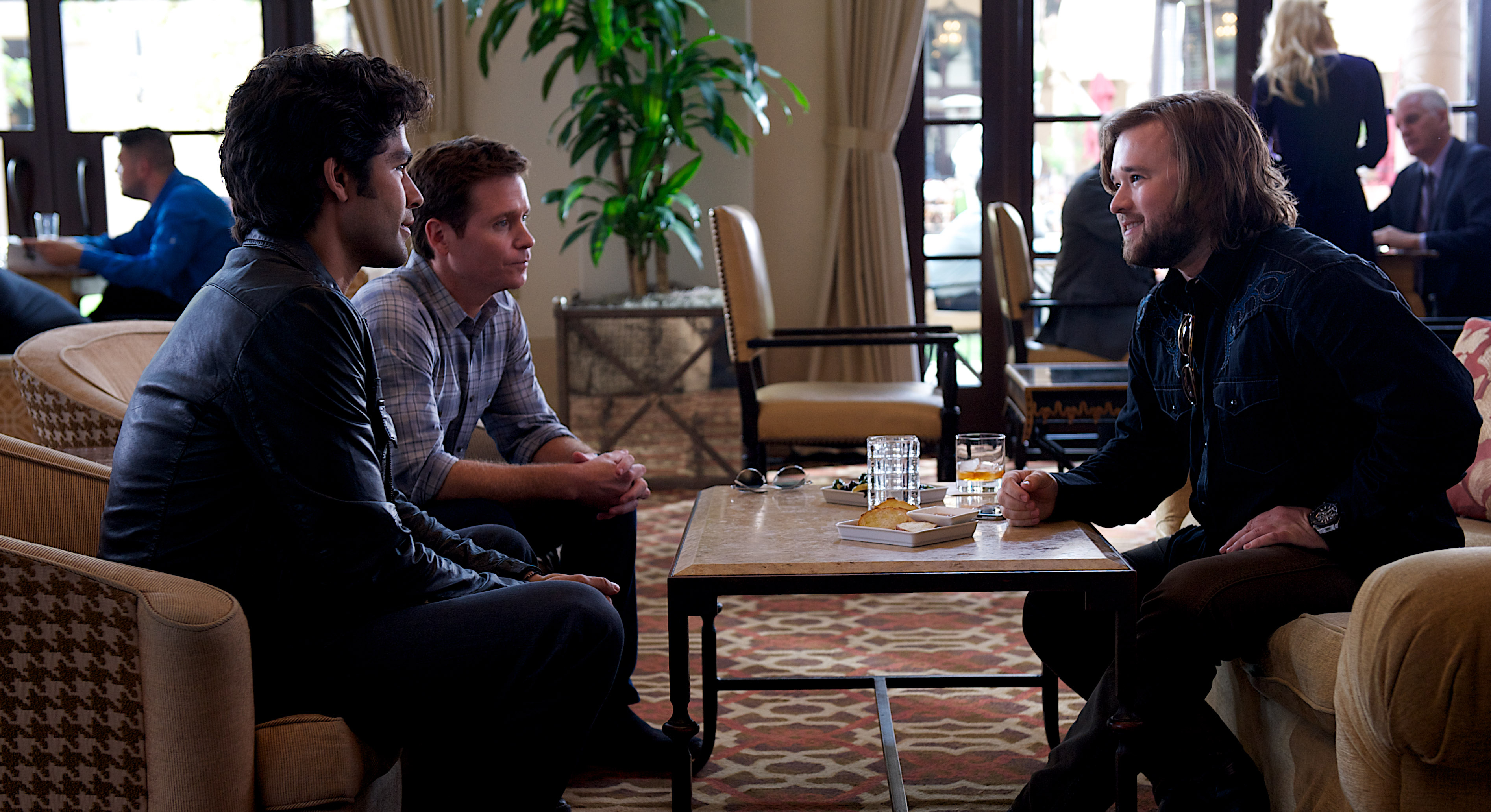 Entourage_AdrianGrenier_HaleyJoelOsment_KevinConnolly_1.jpg