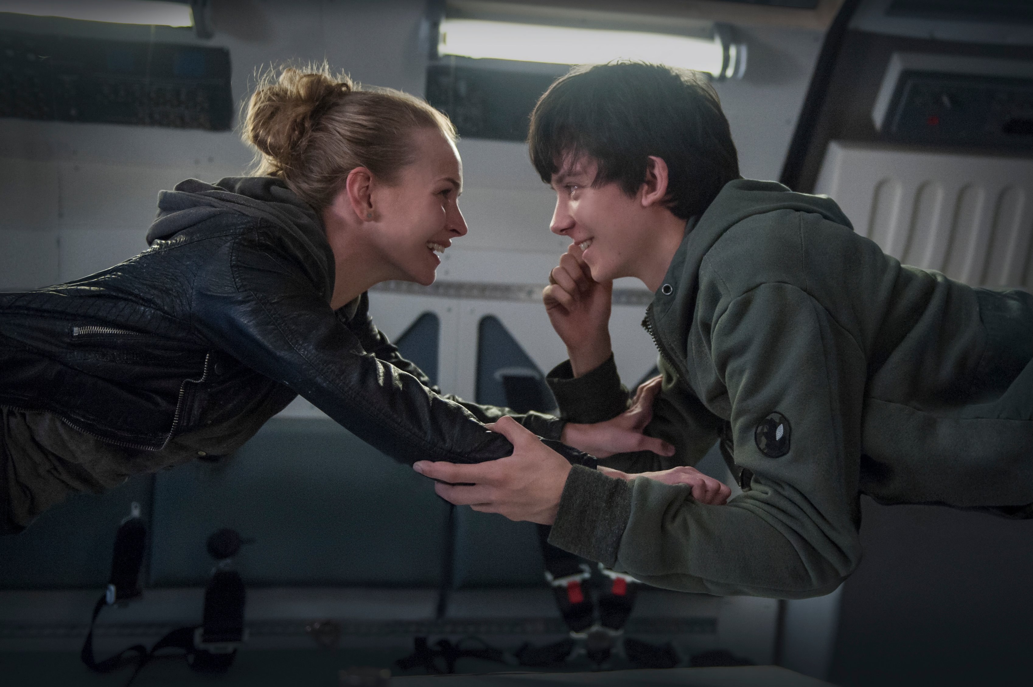 Britt_Robertson_and_Asa_Butterfield.jpg