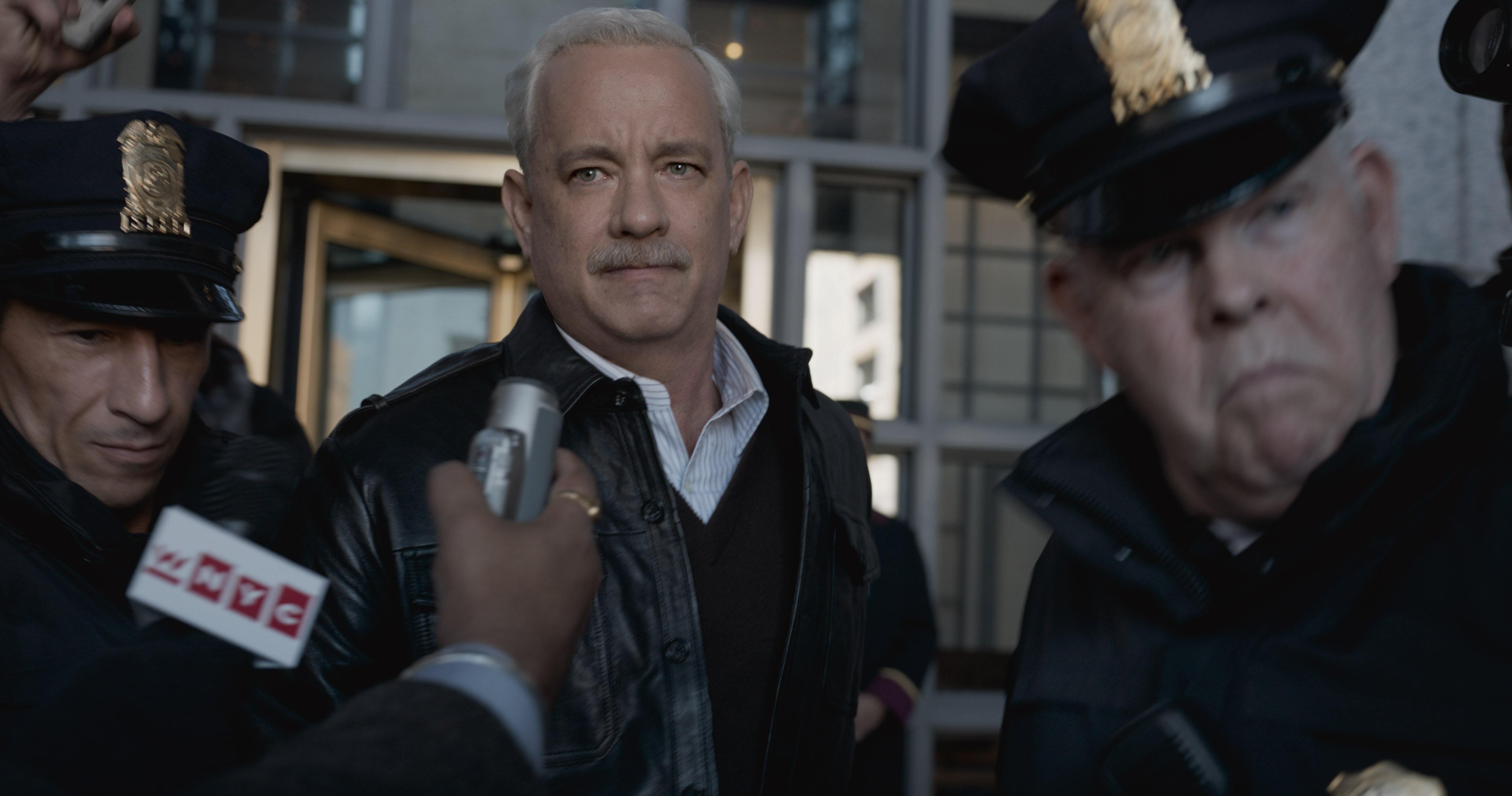 Sully_TomHanks_1.jpg