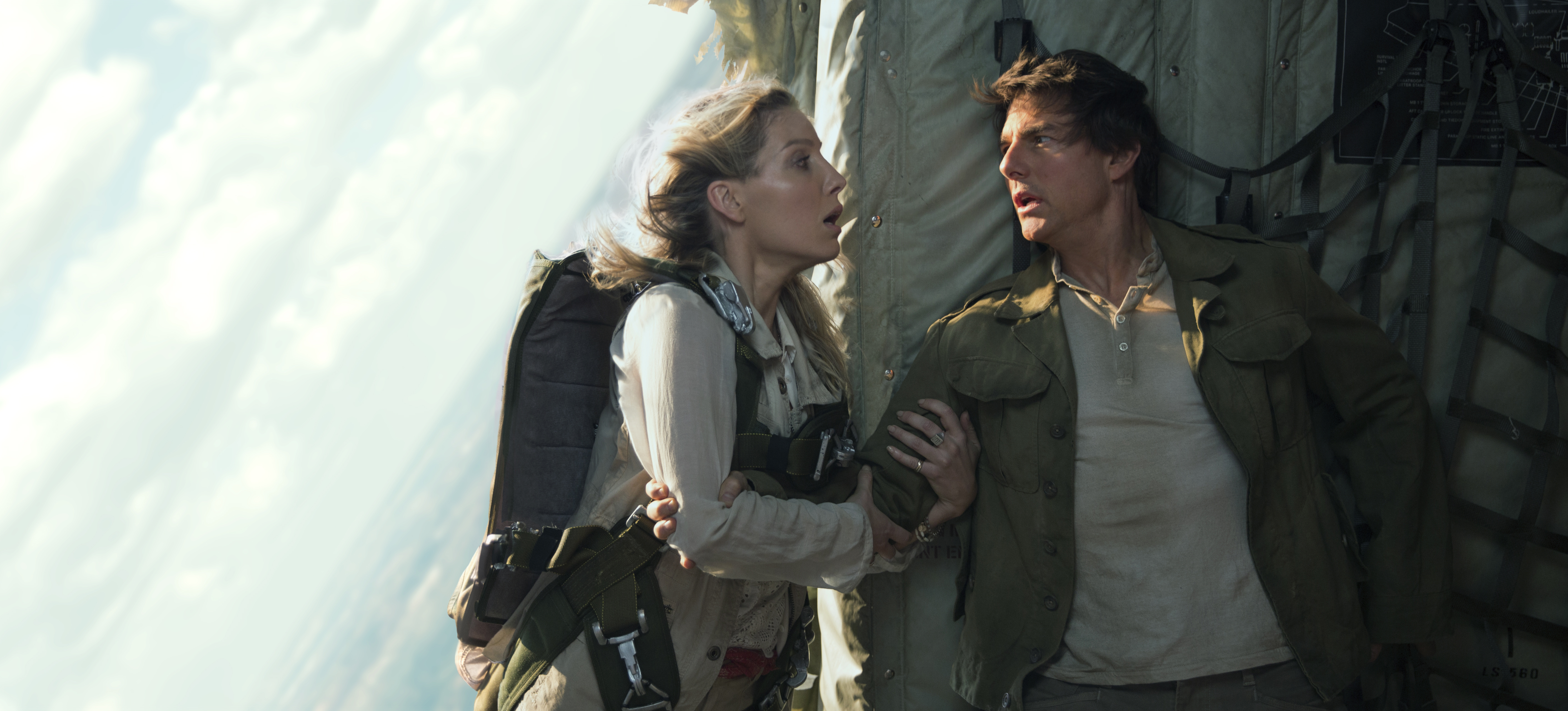 Mummy_AnnabelleWallis_TomCruise_2.jpg