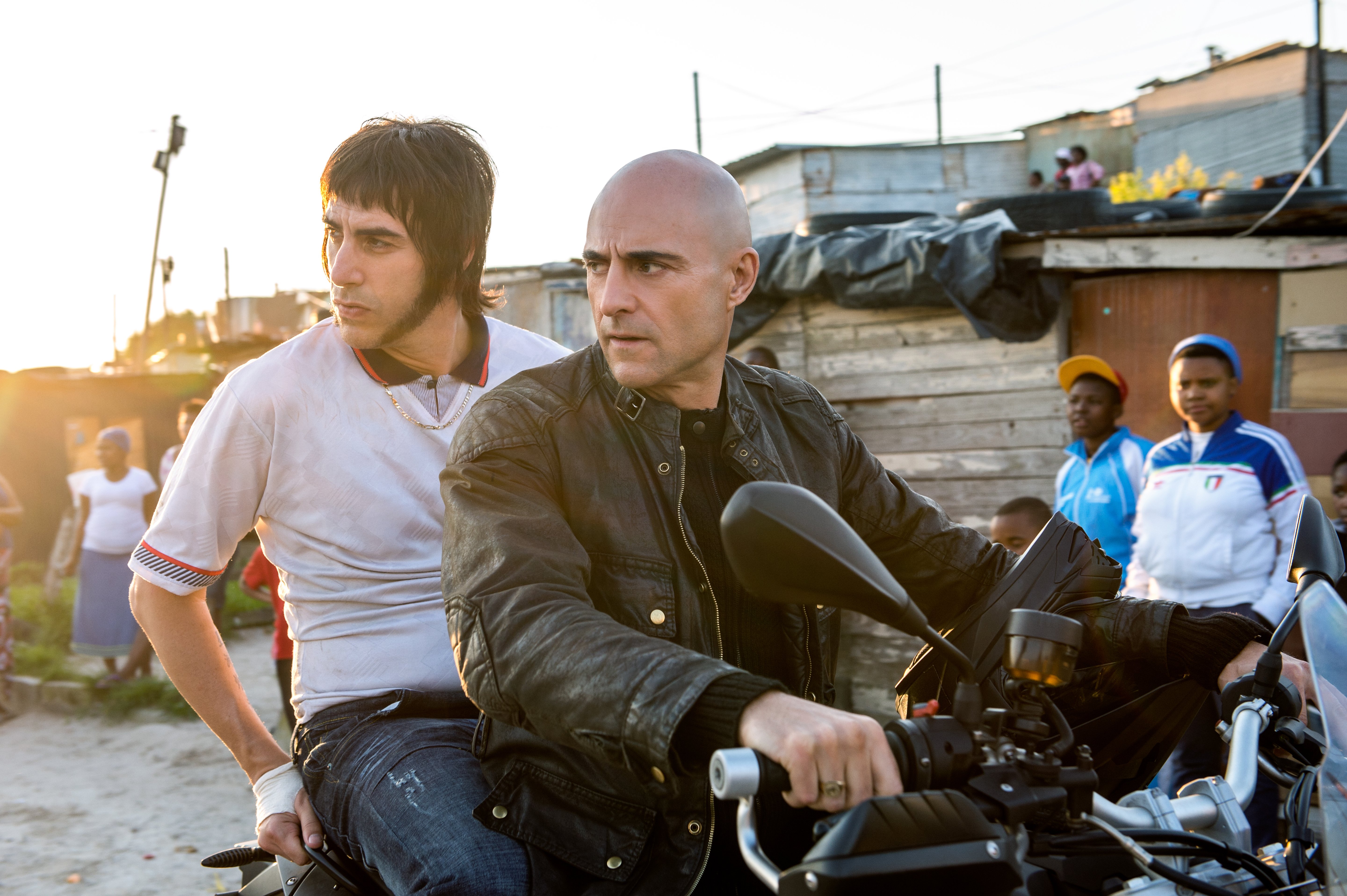 BrothersGrimsby_MarkStrong_SachaBaronCohen_4.jpg