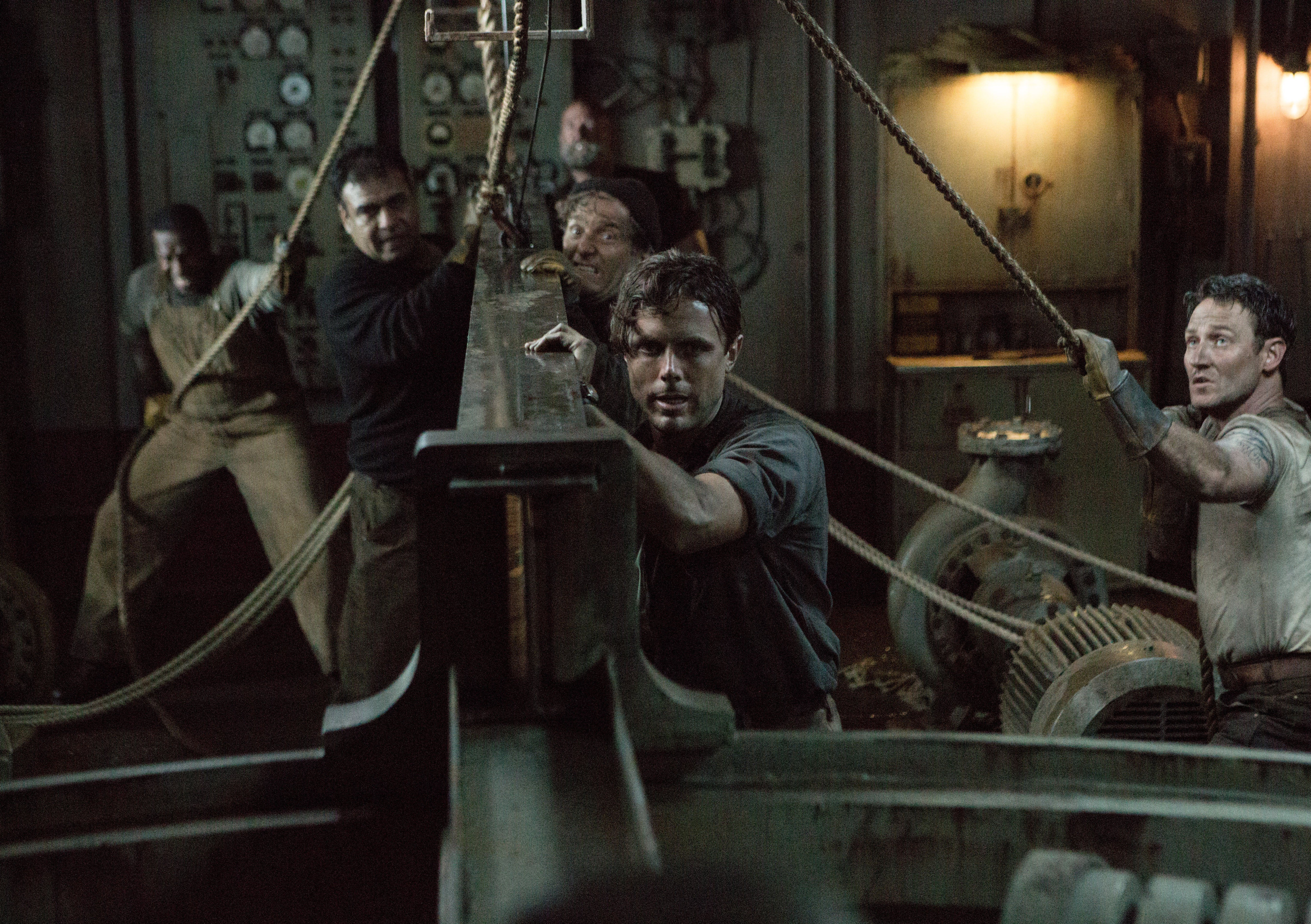 FinestHours_CaseyAffleck_JoshStewart_5.jpg