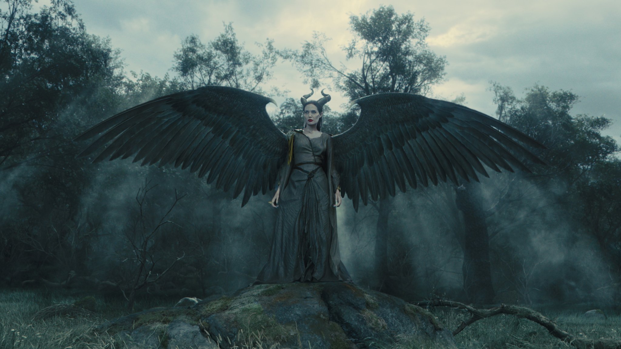 Maleficent2_2048.jpg