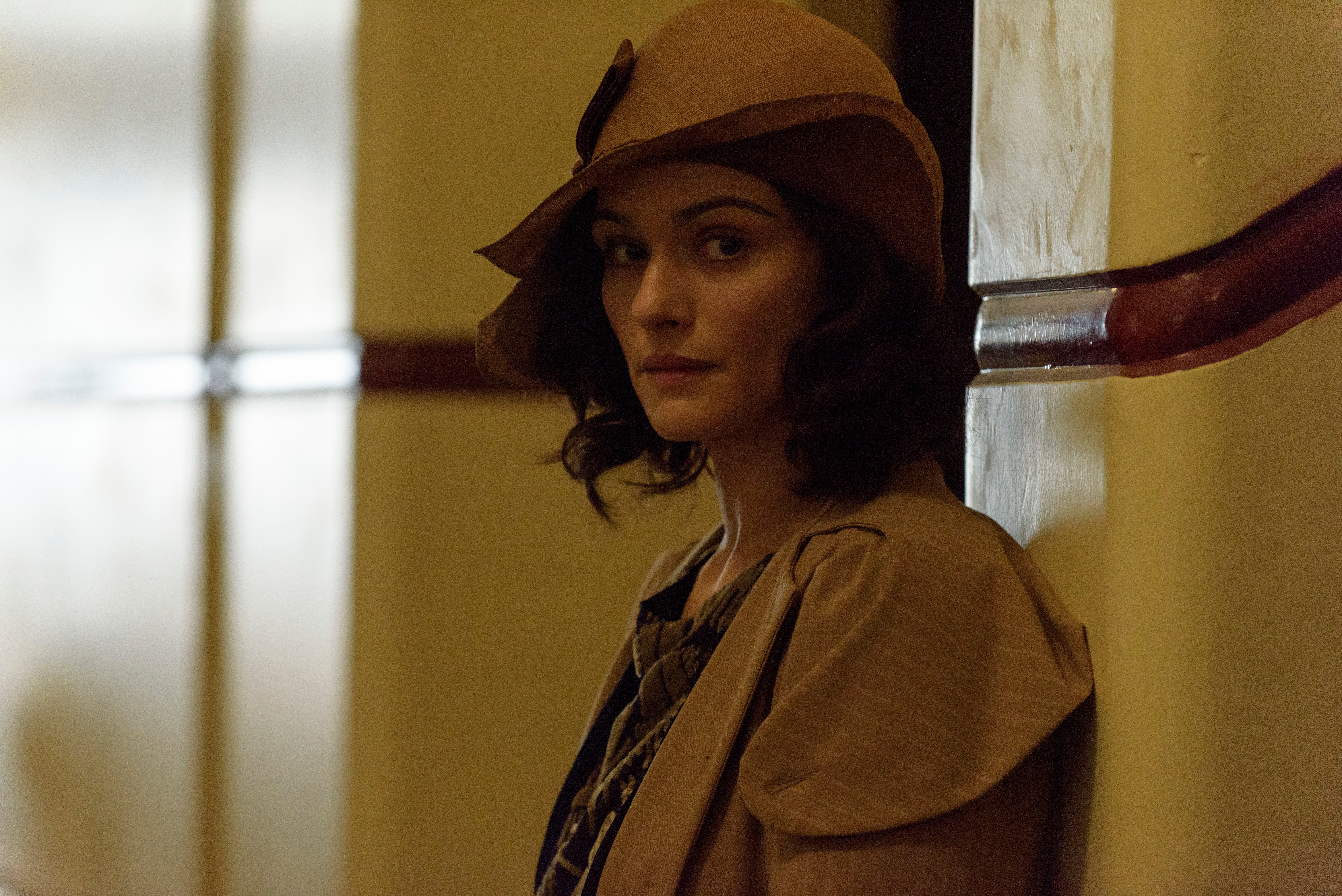 TheLightBetweenOceans_RachelWeisz_2.jpg