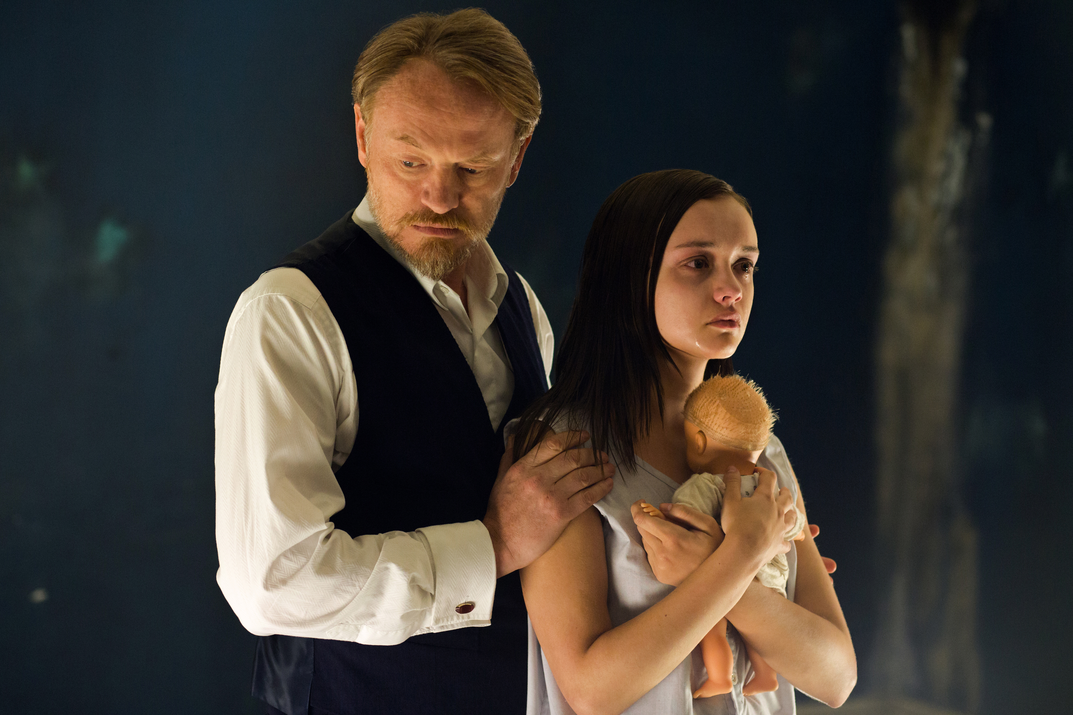 thequietones_Jared_Harris_Olivia_Cooke_2_300.jpg