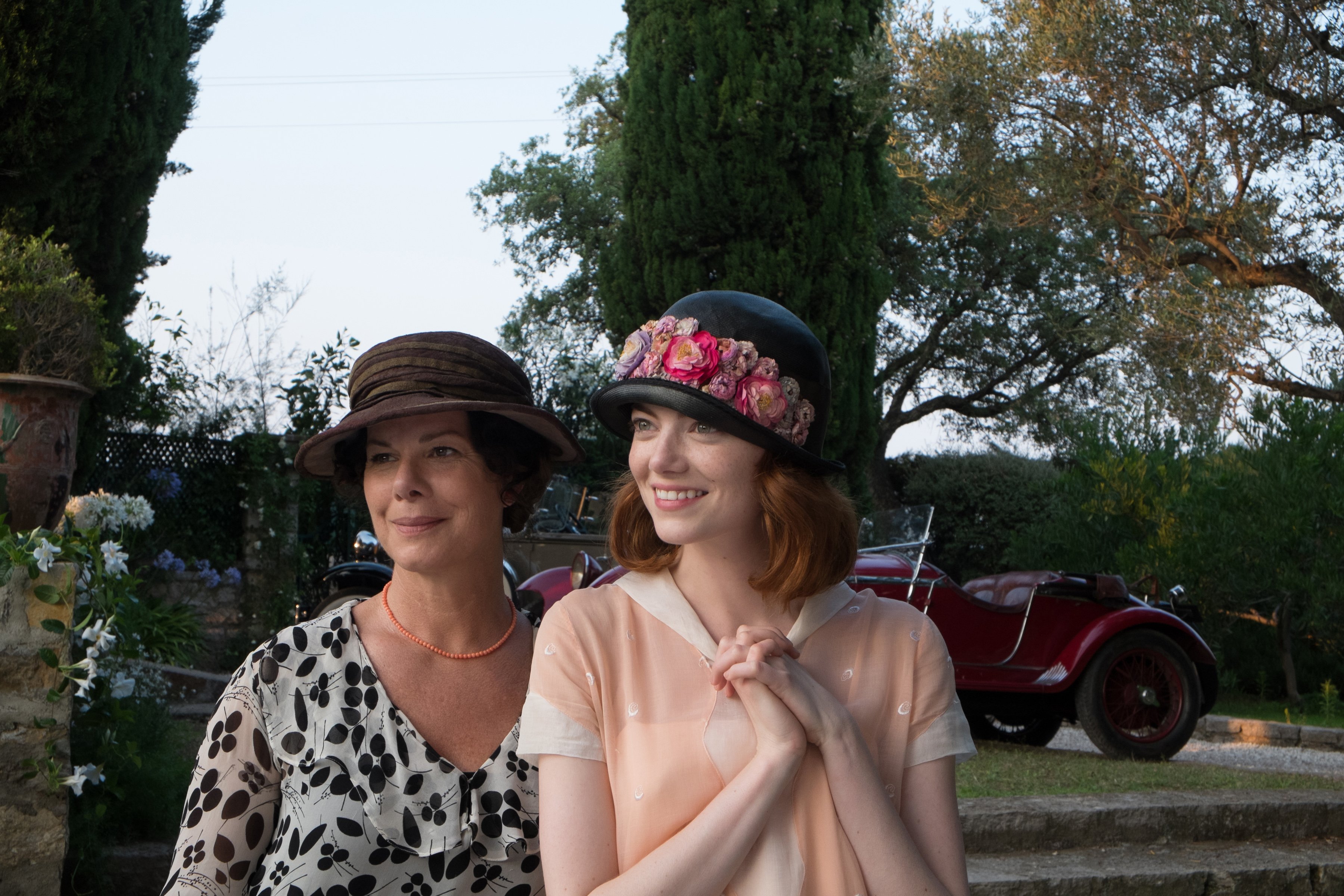 MagicInTheMoonlight_Marcia_Gay_Harden_Emma_Stone_1.jpg