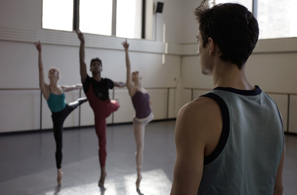 ballet422_300_1.jpg