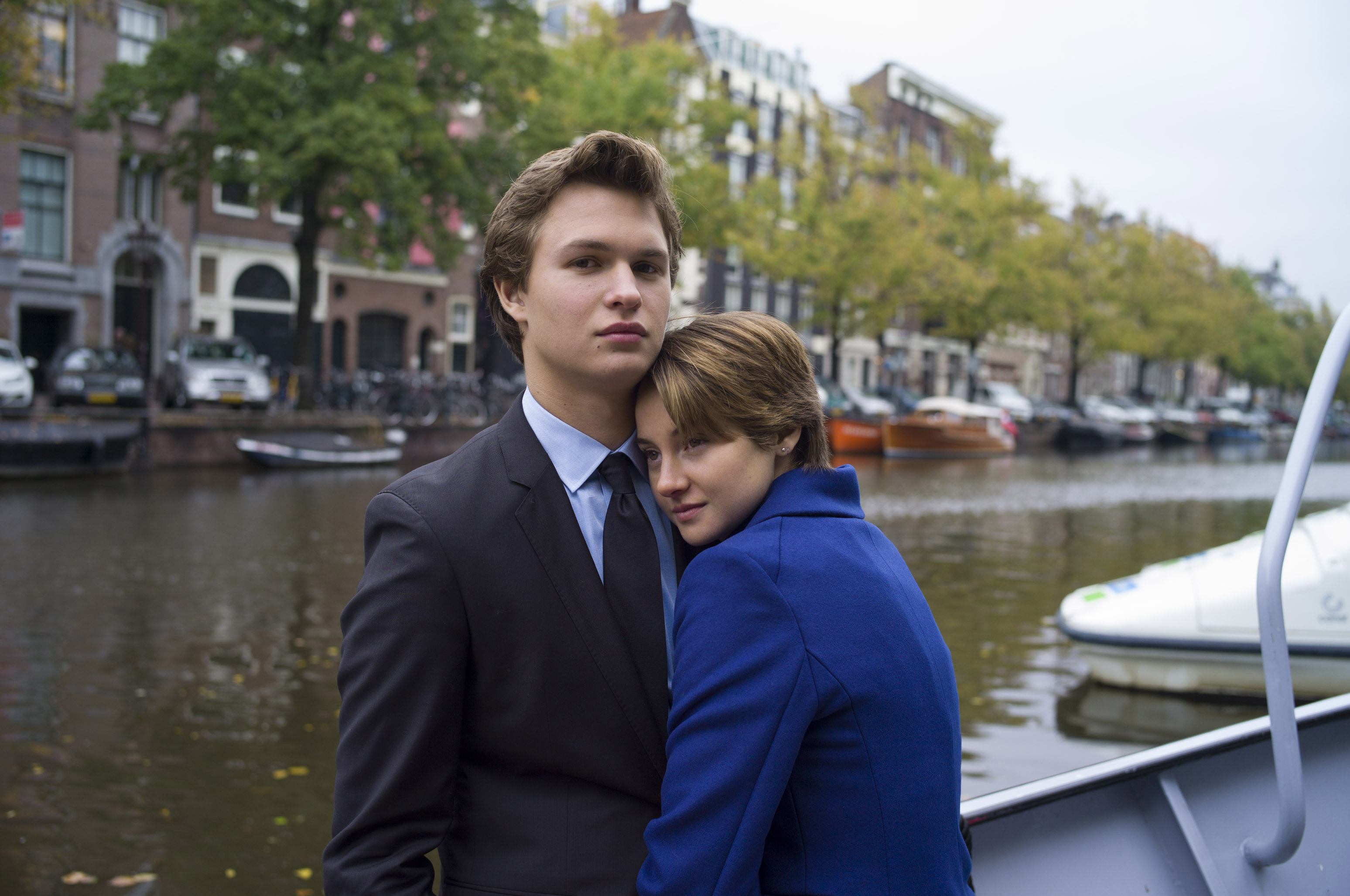 Fault_in_Our_Stars_Ansel_Elgort_Shailene_Woodley_3_.jpg