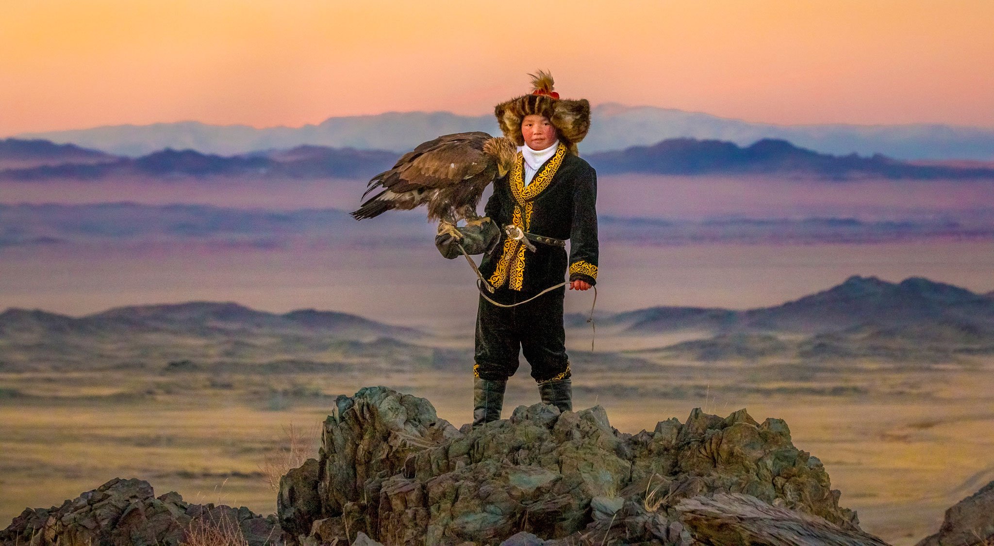 EagleHuntress3_2048.jpg