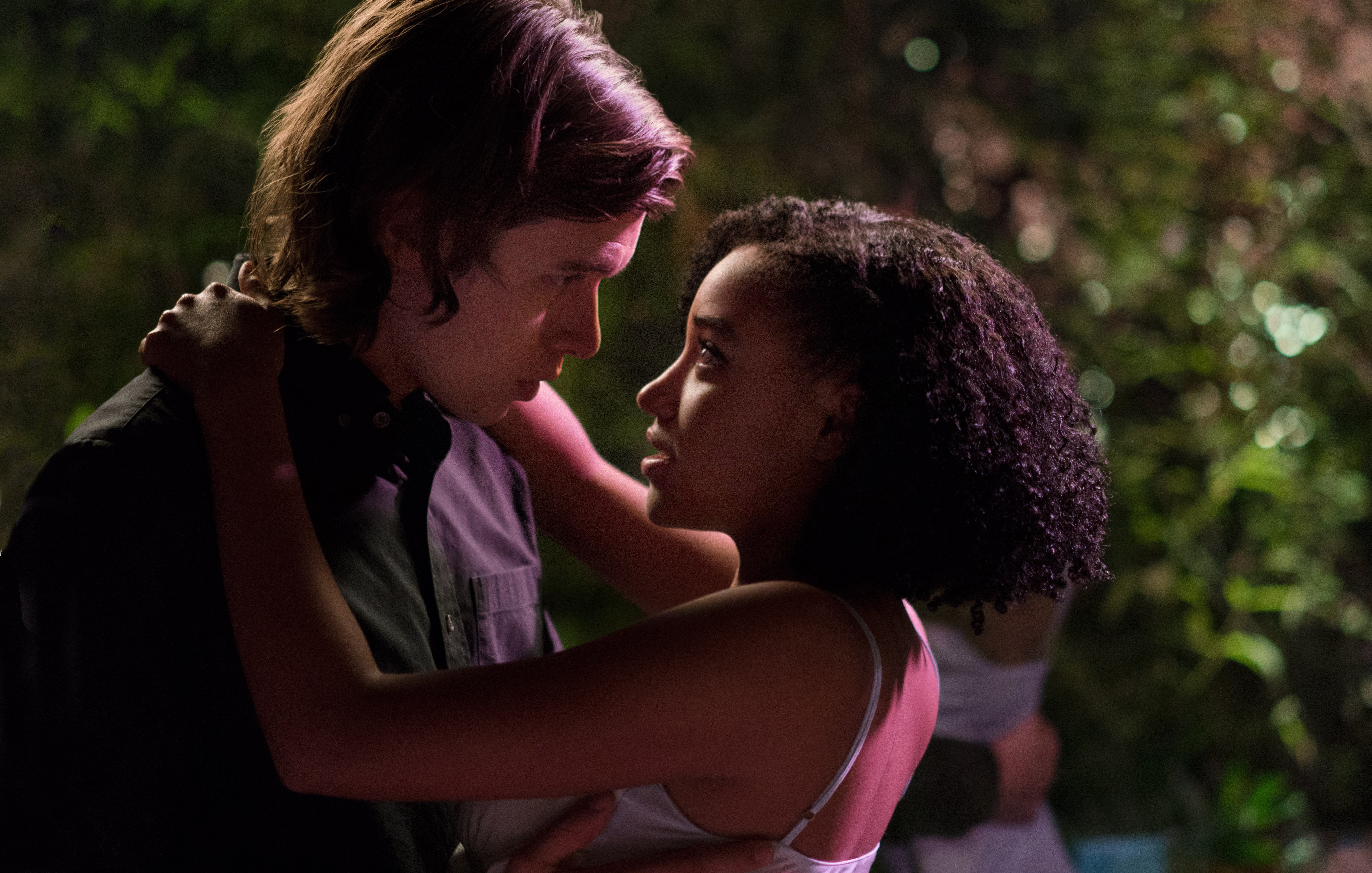 EverythingEverything_NickRobinson_AmandlaStenberg_1.jpg