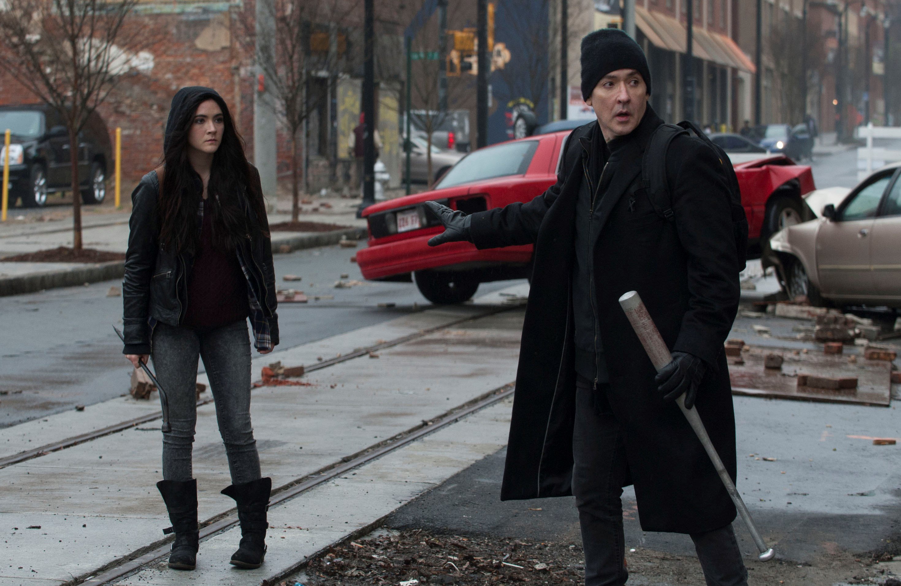 Cell_IsabelleFuhrman_JohnCusack_2.jpg