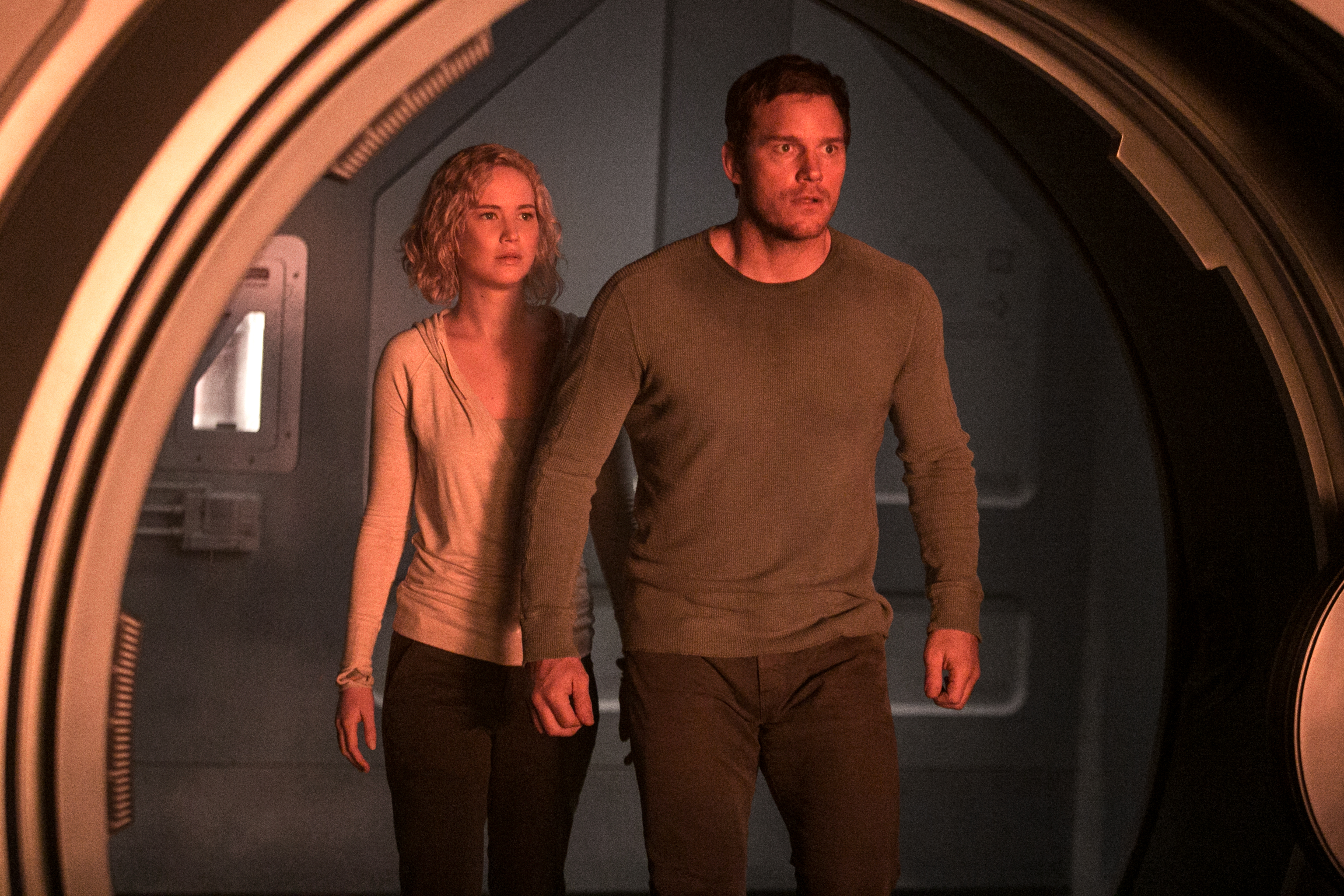 Passengers_ChrisPratt_JenniferLawrence_3.jpg