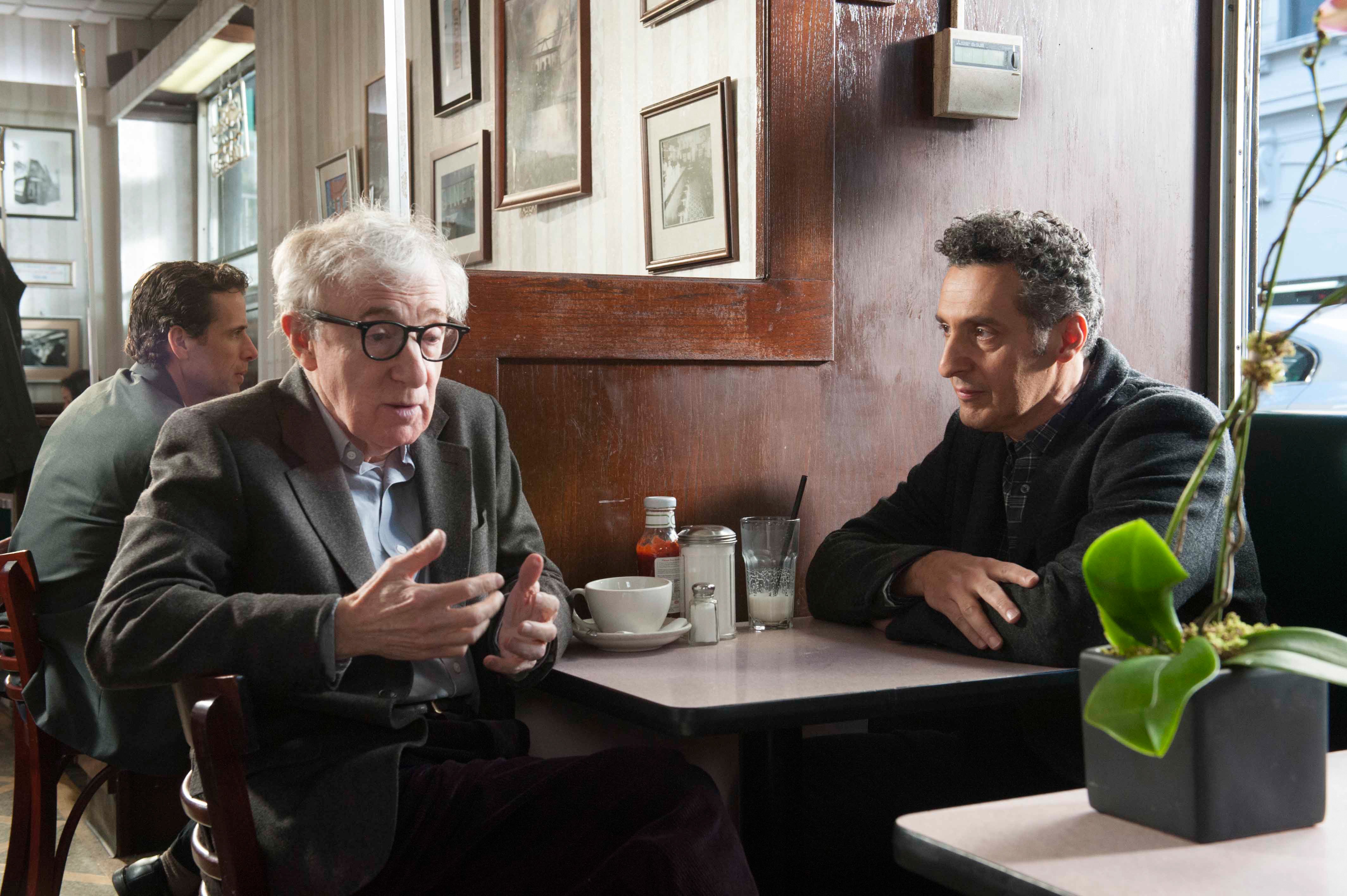 FADING_GIGOLO_Woody_Allen_John_Turturro_2.jpg