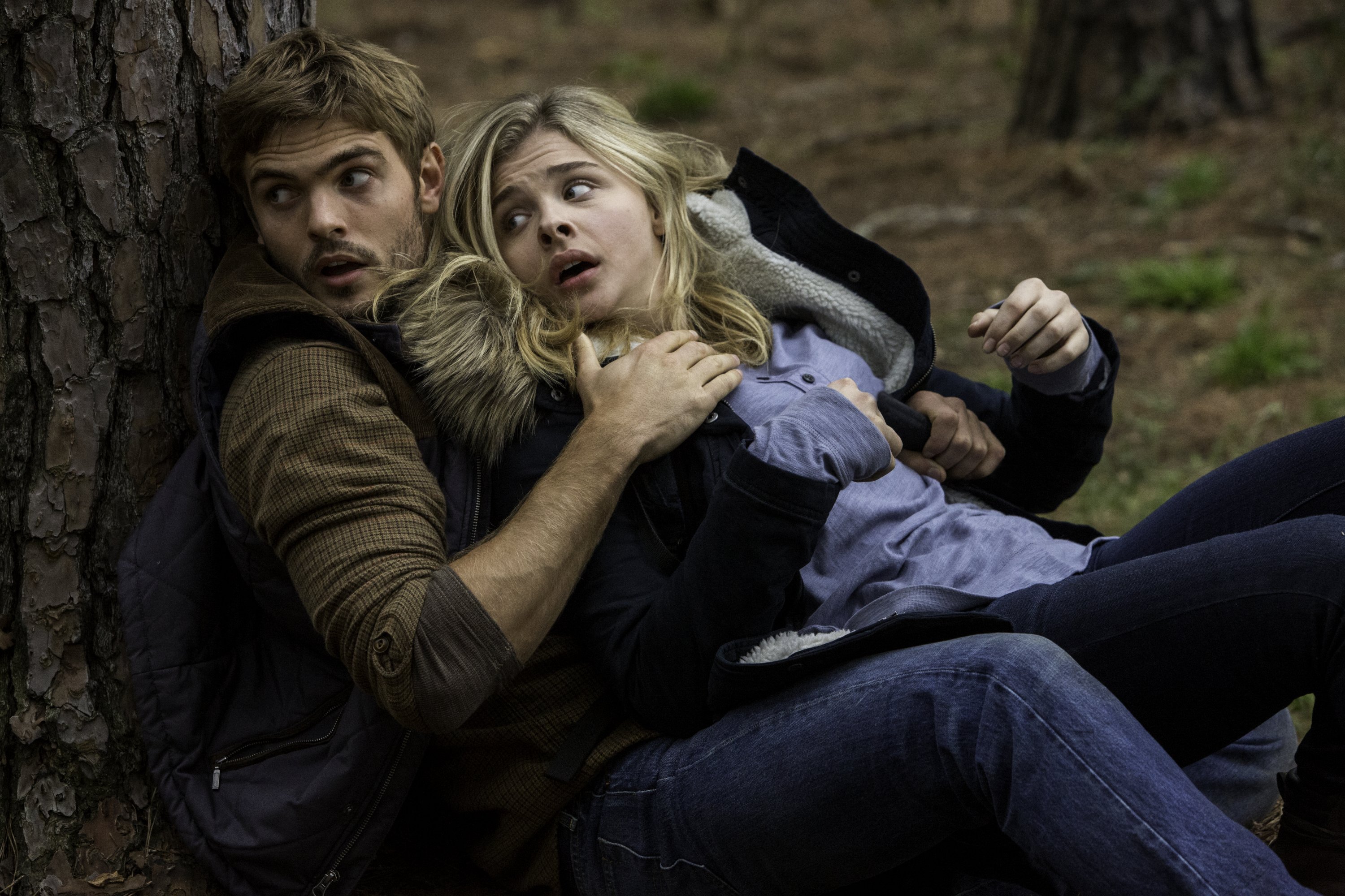 5thWave_AlexRoe_ChloeGraceMoretz_1.jpg