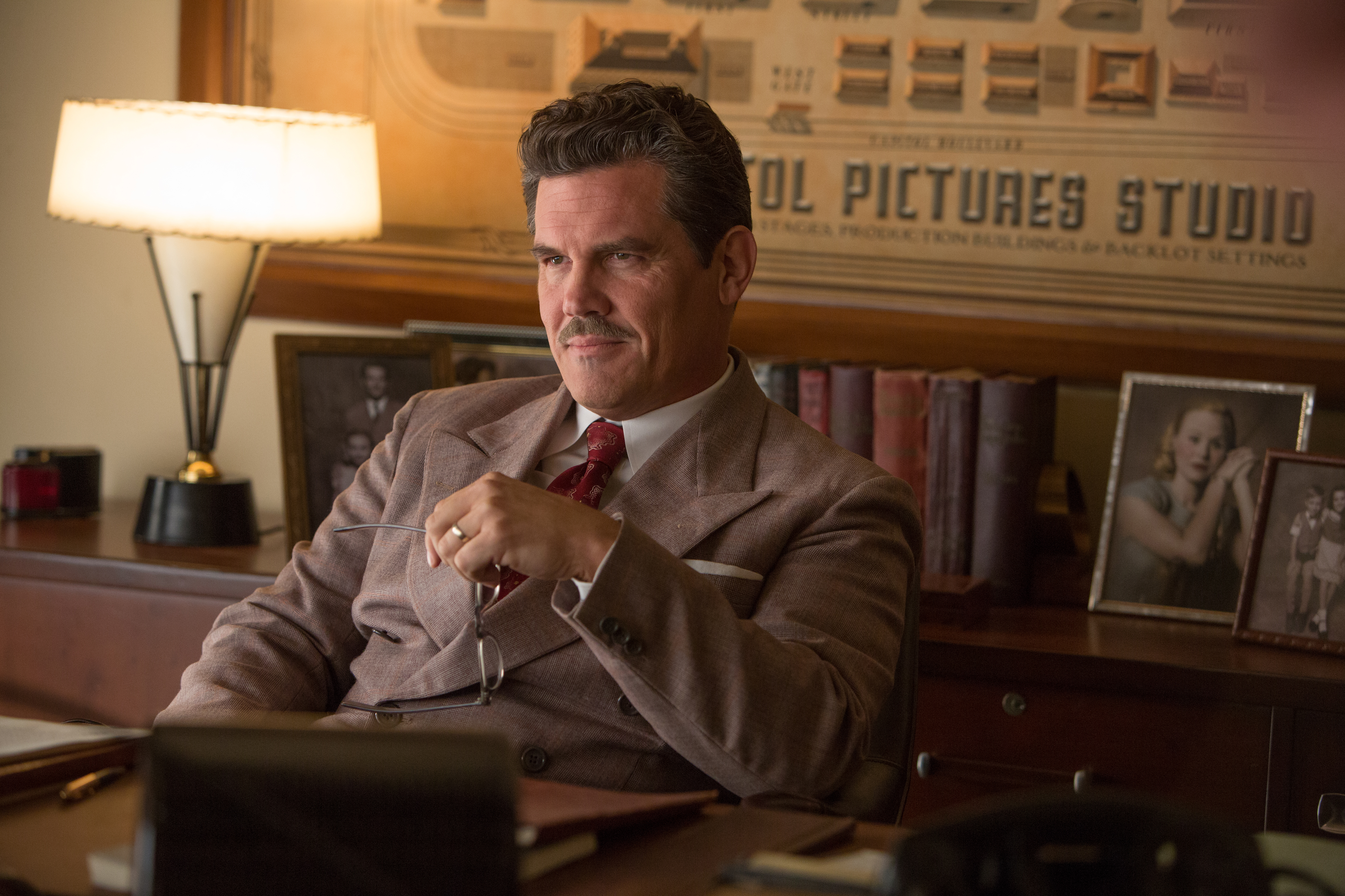 HailCaesar_JoshBrolin_5.jpg