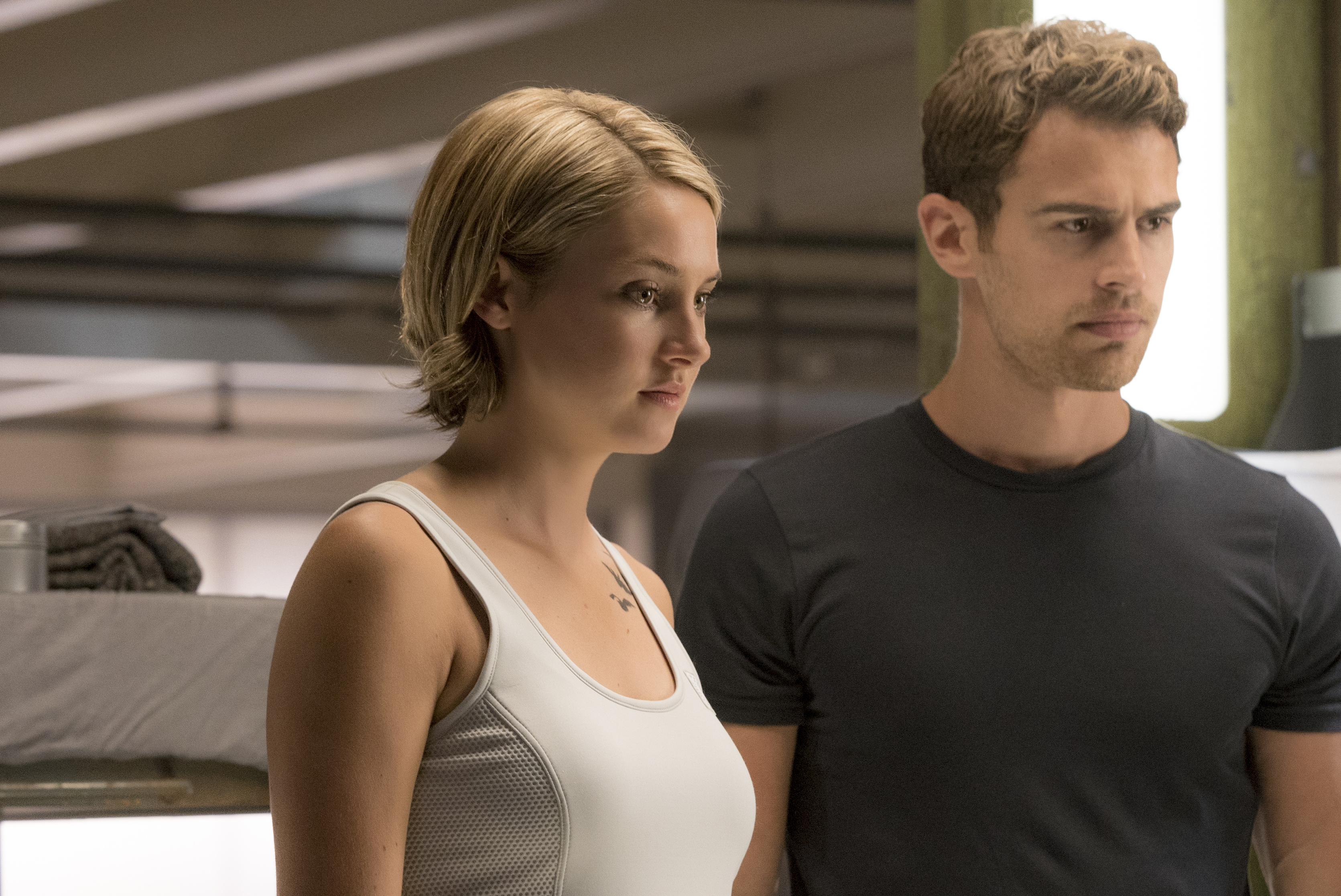 DivergentSeriesAllegiant_ShaileneWoodley_TheoJames_4.jpg