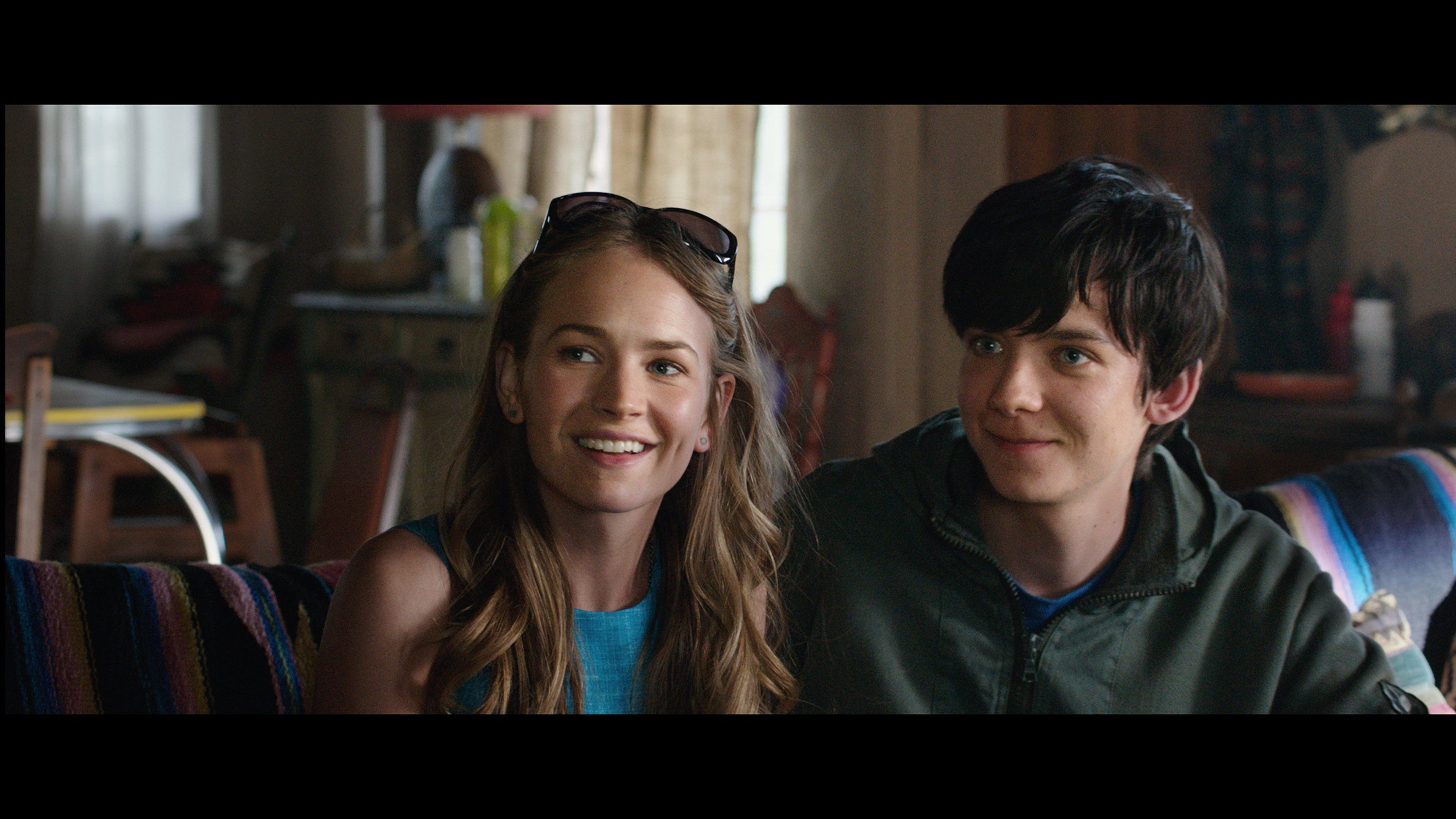 SpaceBetweenUs_BrittRobertson_AsaButterfield_5.jpg