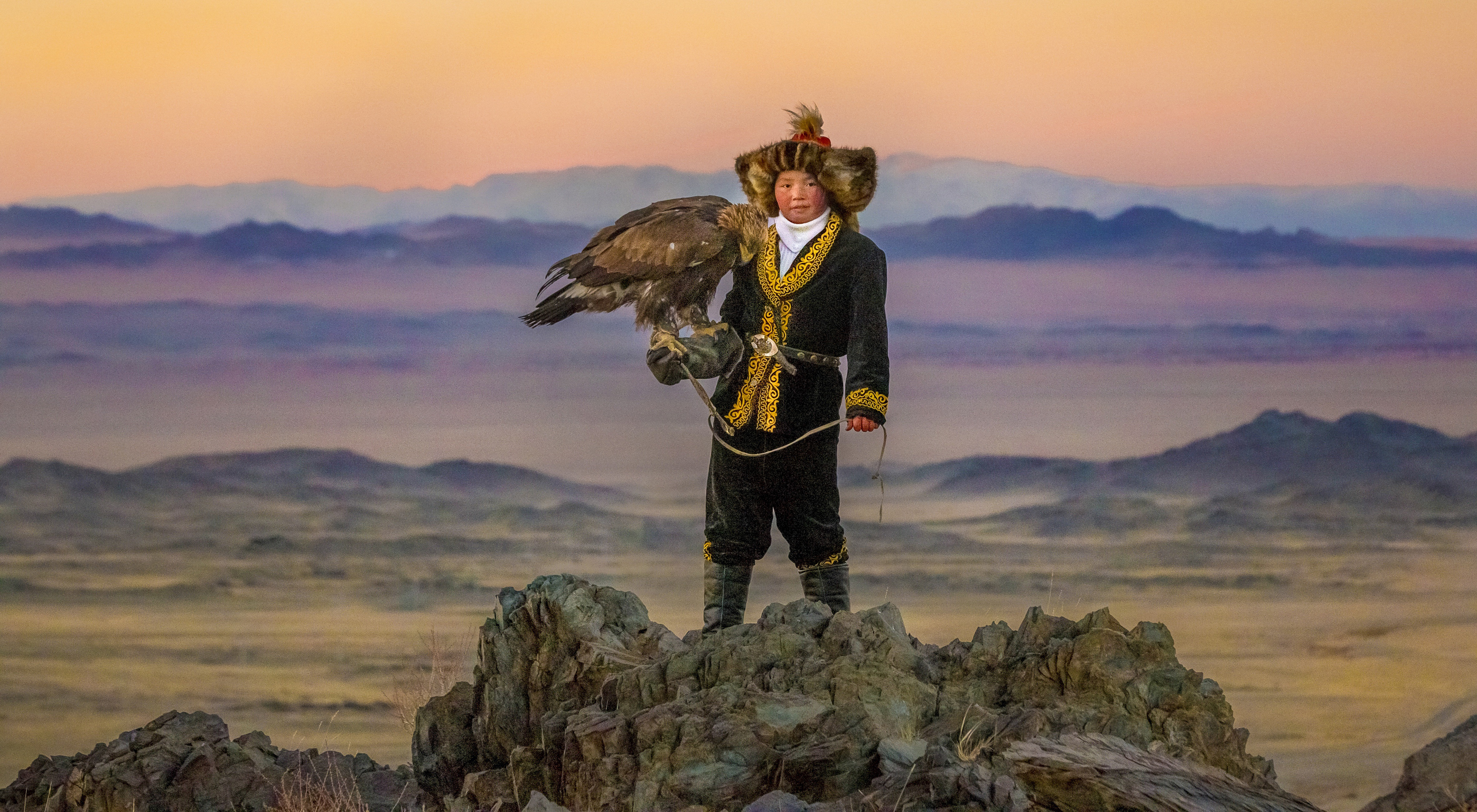 EagleHuntress3_300.jpg