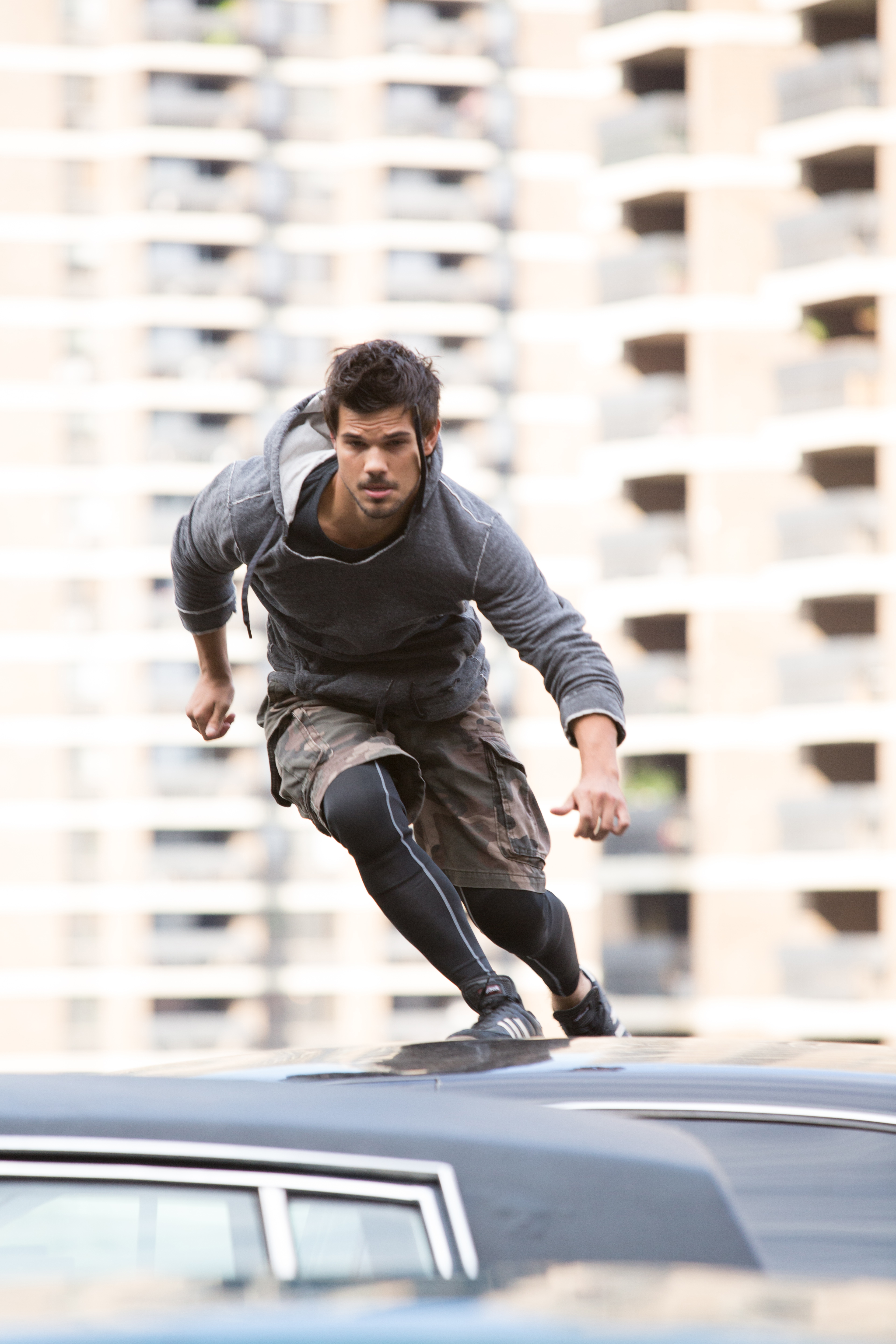 Tracers_TaylorLautner_1.jpg