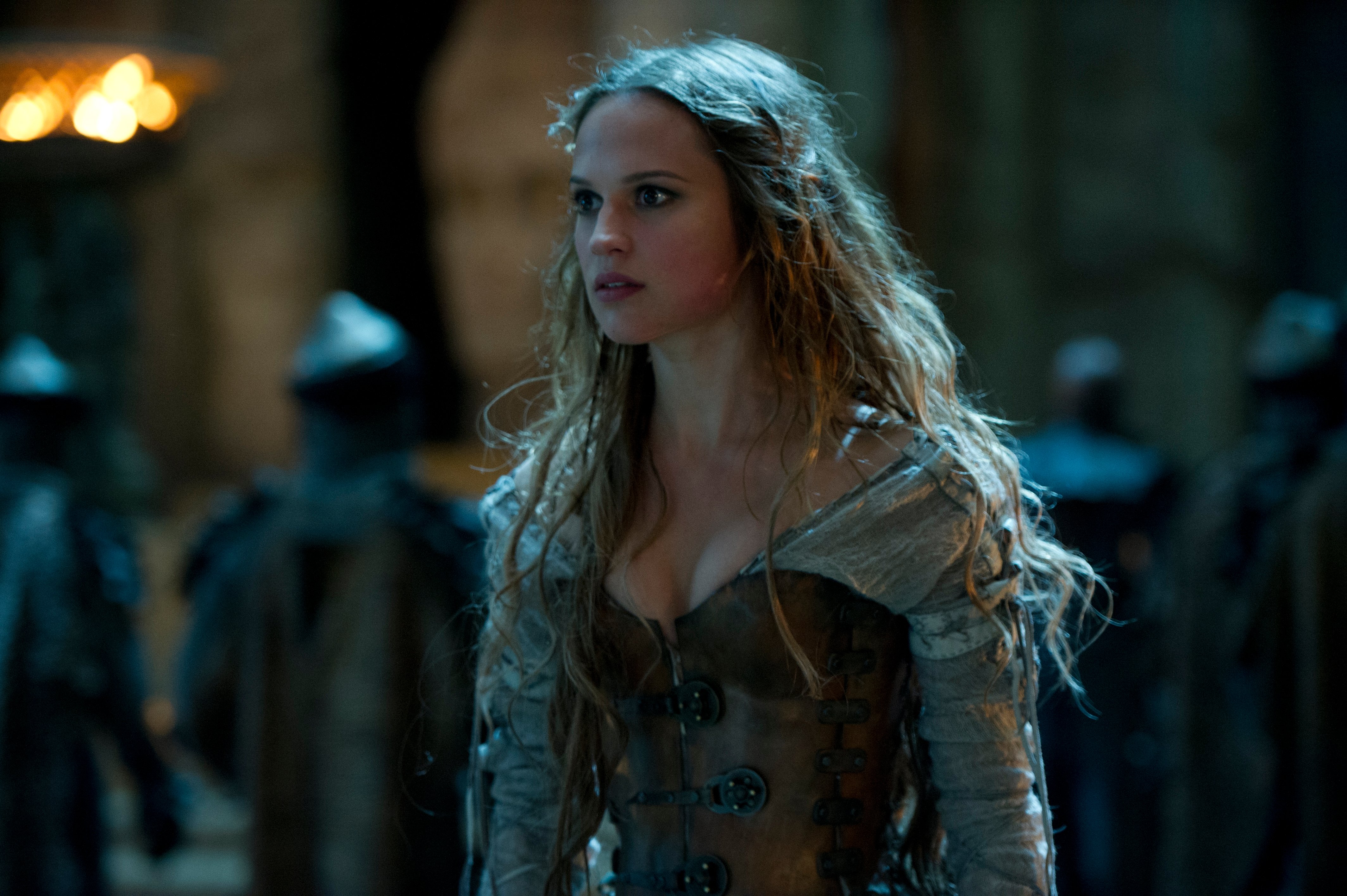 SeventhSon_AliciaVikander_7.jpg