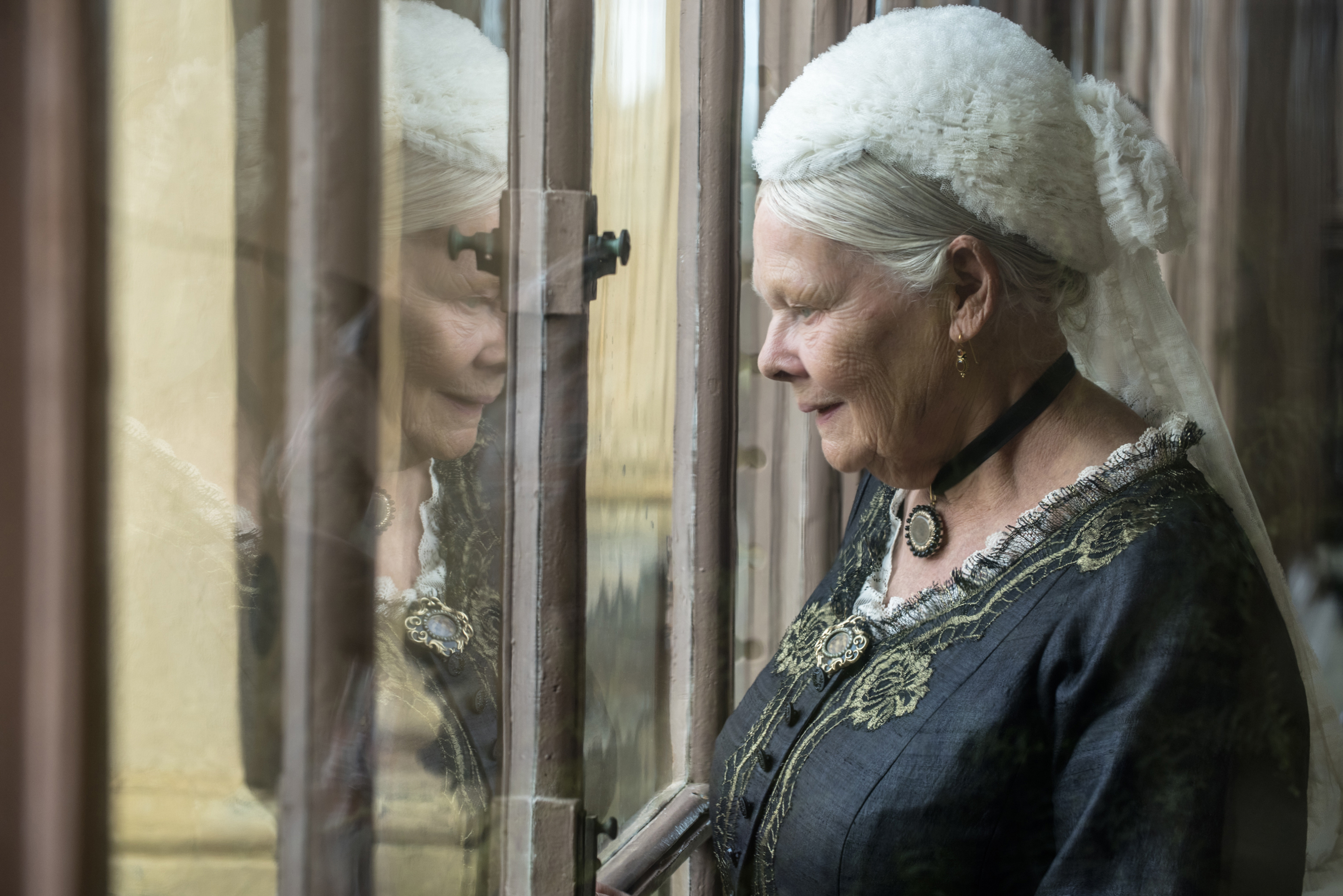 VictoriaAndAbdul_JudiDench_1.jpg