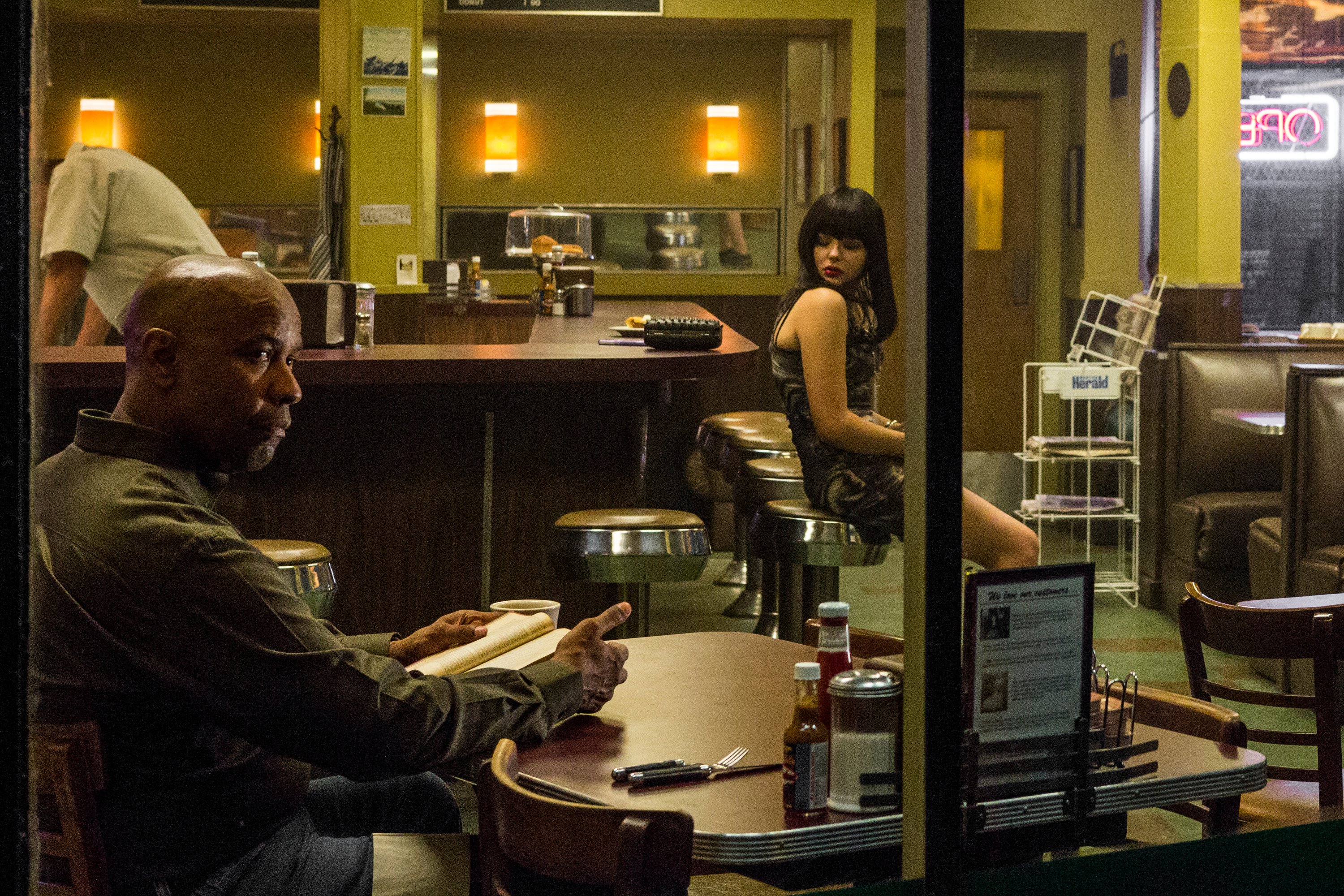 TheEqualizer_DenzelWashington_ChloeGraceMoretz_4.jpg