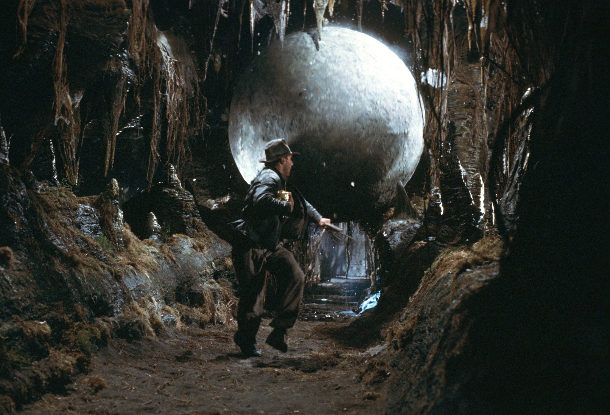 indiana-jones-raiders-lost-ark-02.jpg