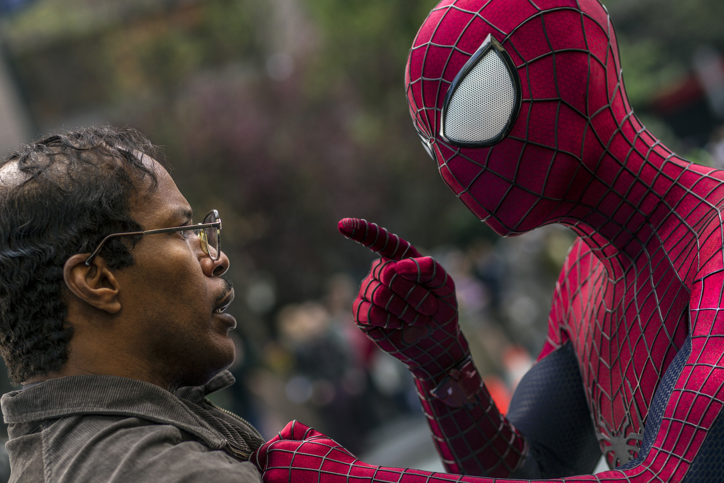 AmazingSpiderMan2_Jamie_Foxx_Andrew_Garfield_8_300.jpg