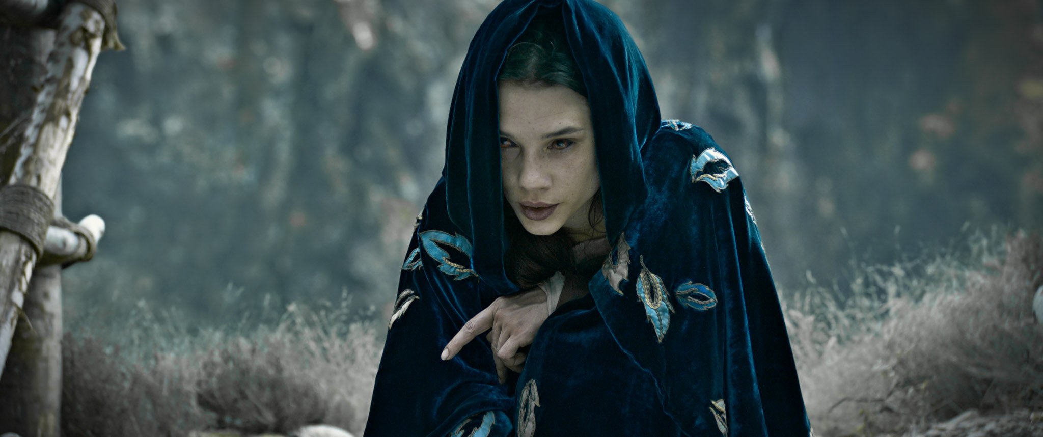 KingArthurLegendOfTheSword_AstridBergesFrisbey_4.jpg