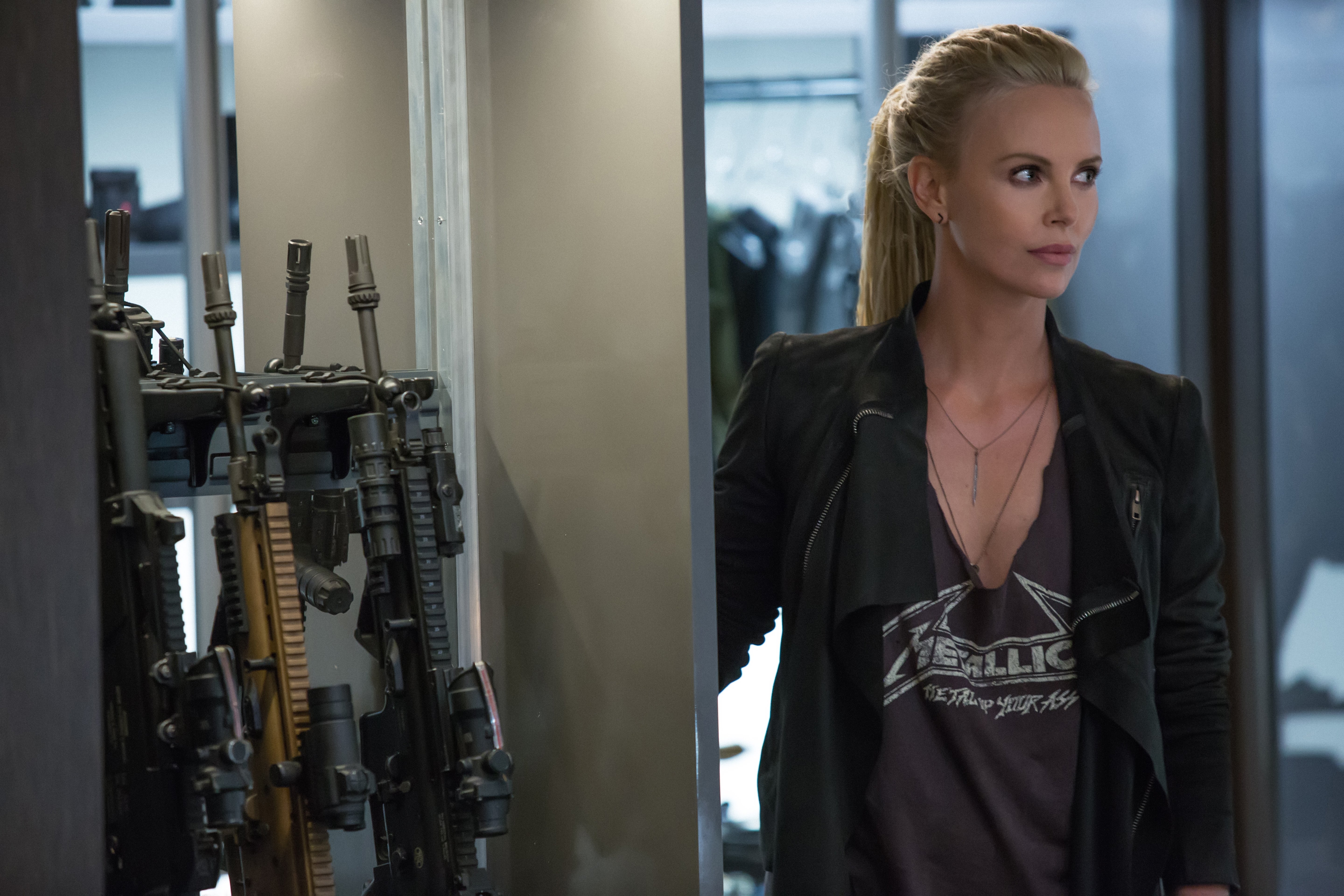 FateOfTheFurious_CharlizeTheron_1.jpg