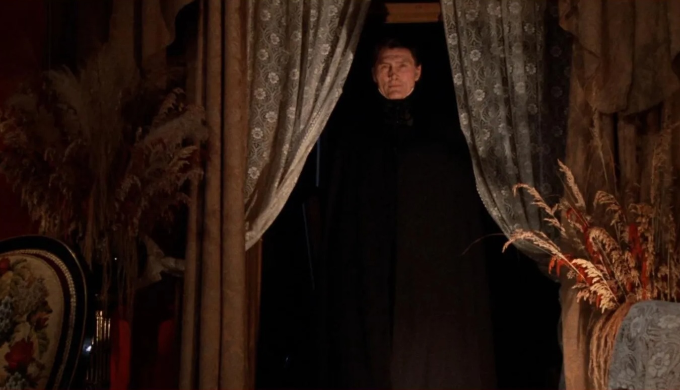 Dracula-Palance-image3.jpg