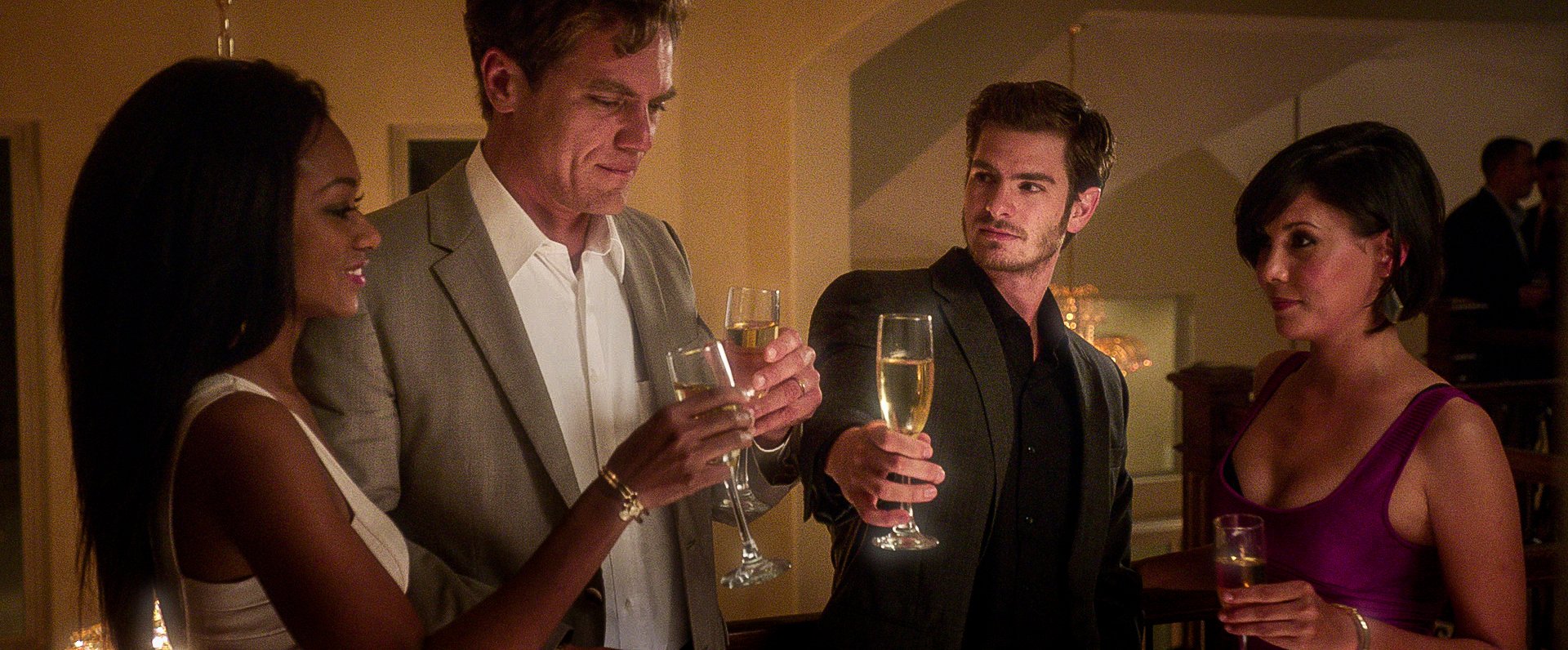 99HOMES_MichaelShannon_AndrewGarfield_1.jpg