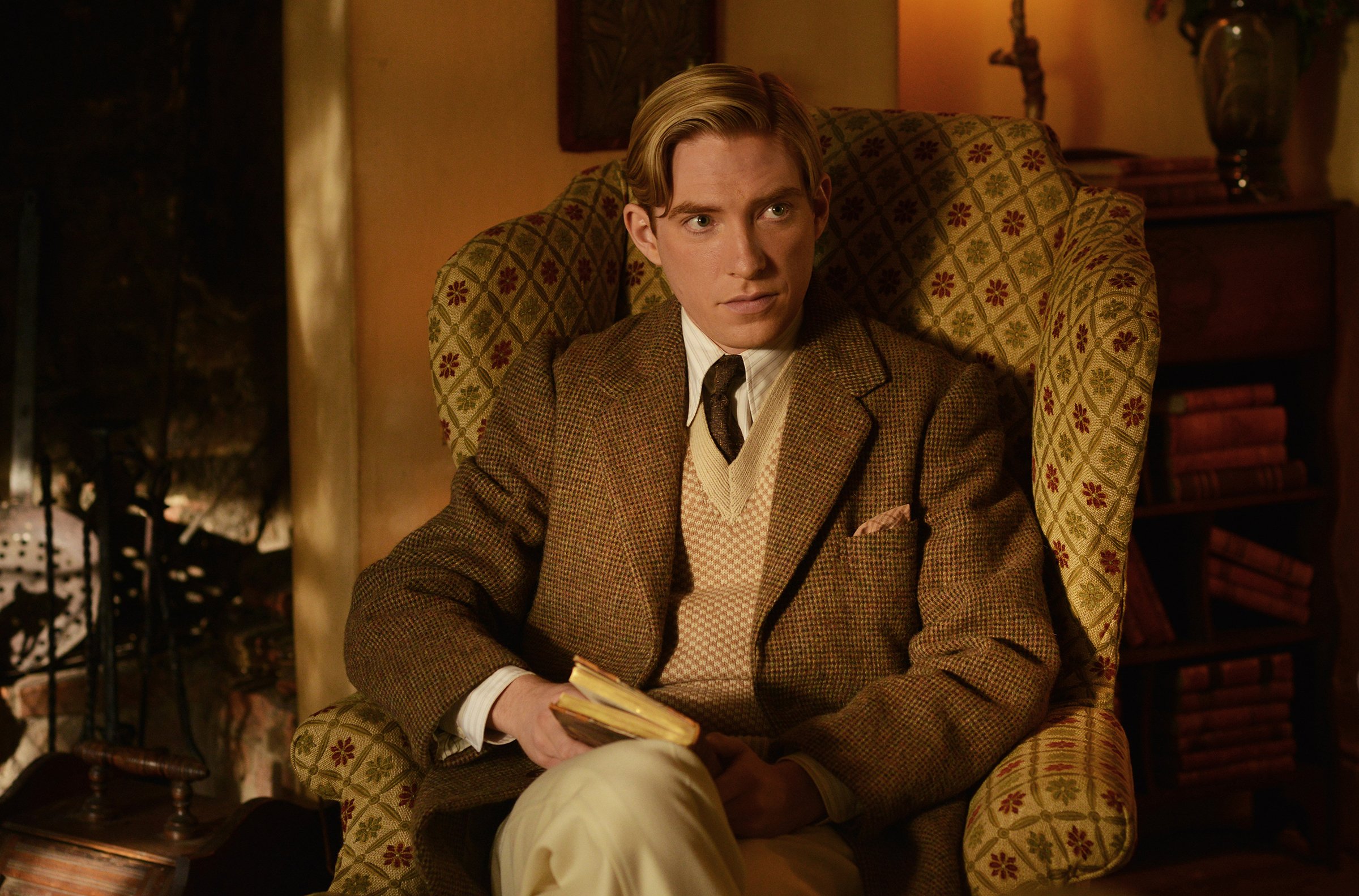 GoodbyeChristopherRobin_DomhnallGleeson_3.jpg