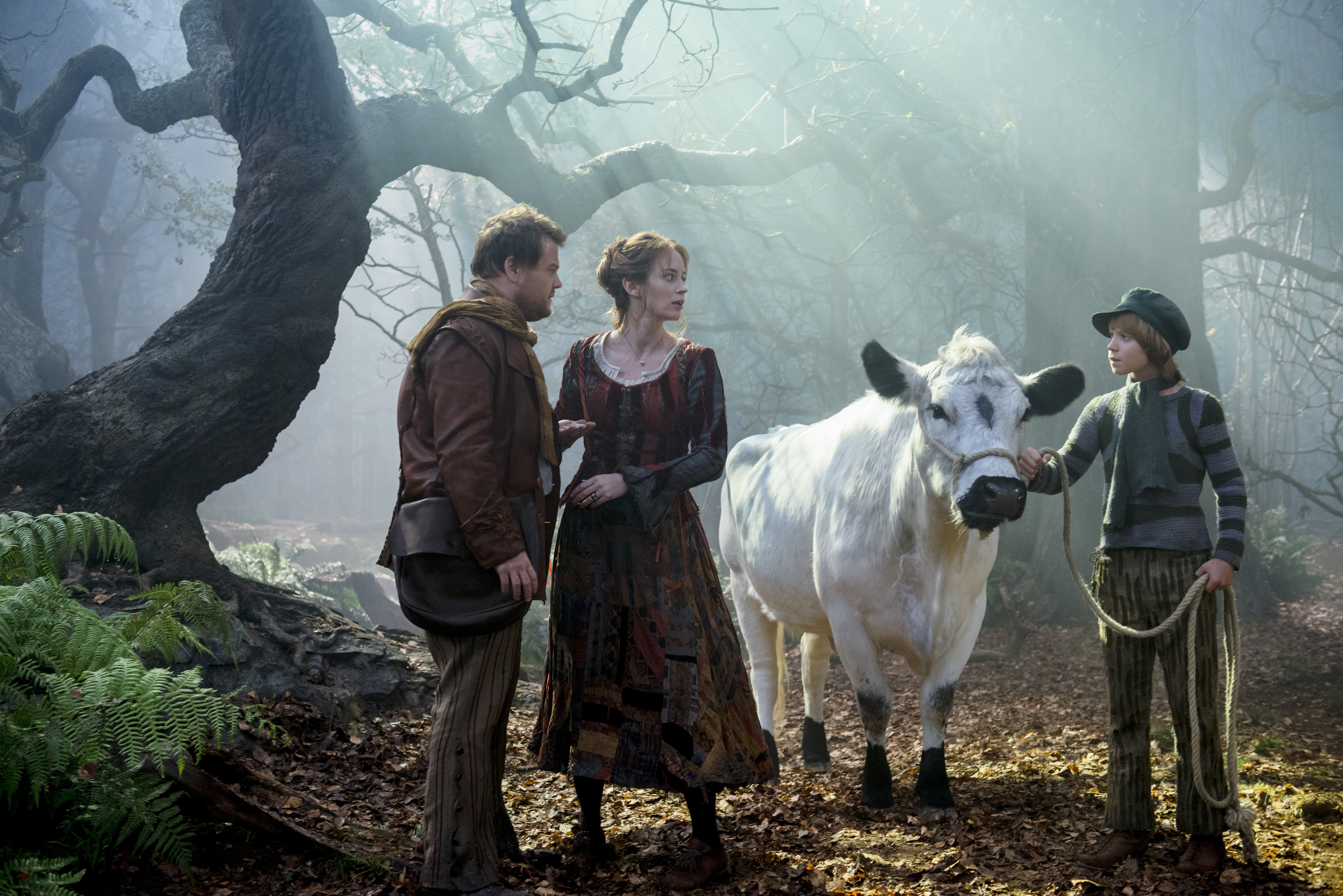 IntoTheWoods_JamesCorden_EmilyBlunt_DanielHuttlestone_3.jpg