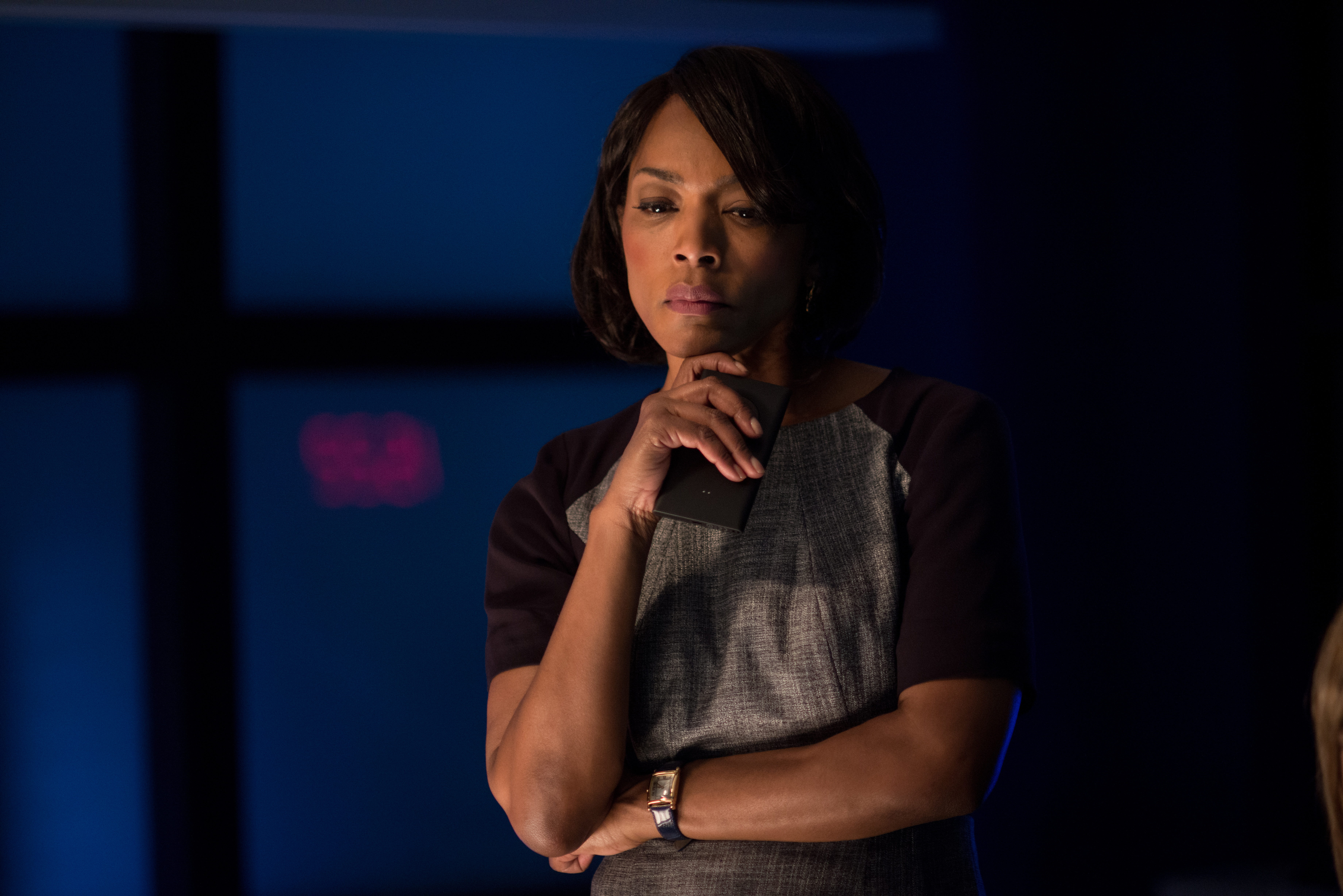 Survivor_AngelaBassett_4.jpg