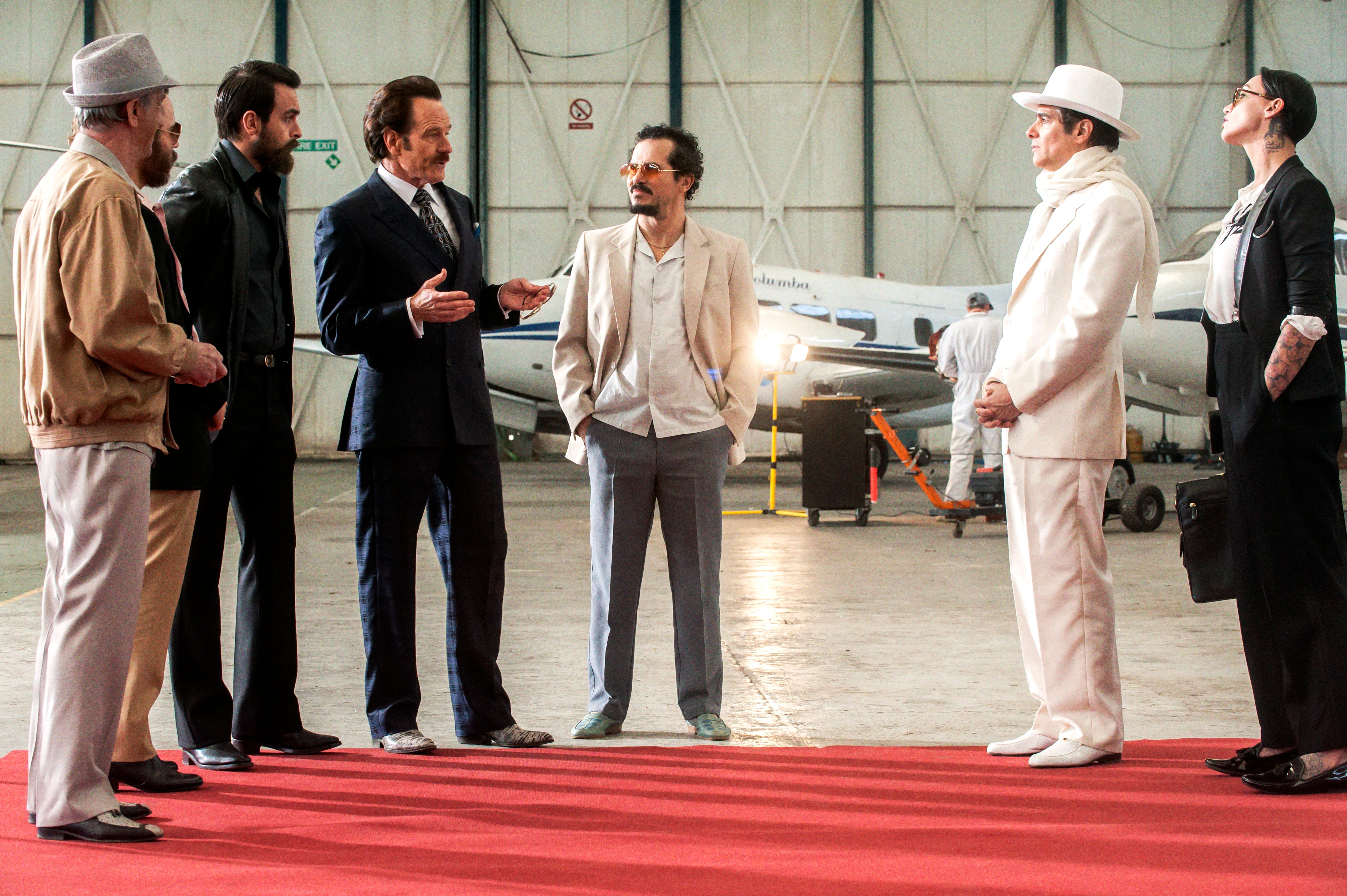 TheInfiltrator_JohnLeguizamo_SimonAndreu_BryanCranston_JosephGilgun_RubenOchandiano_YulVazquez_1.jpg