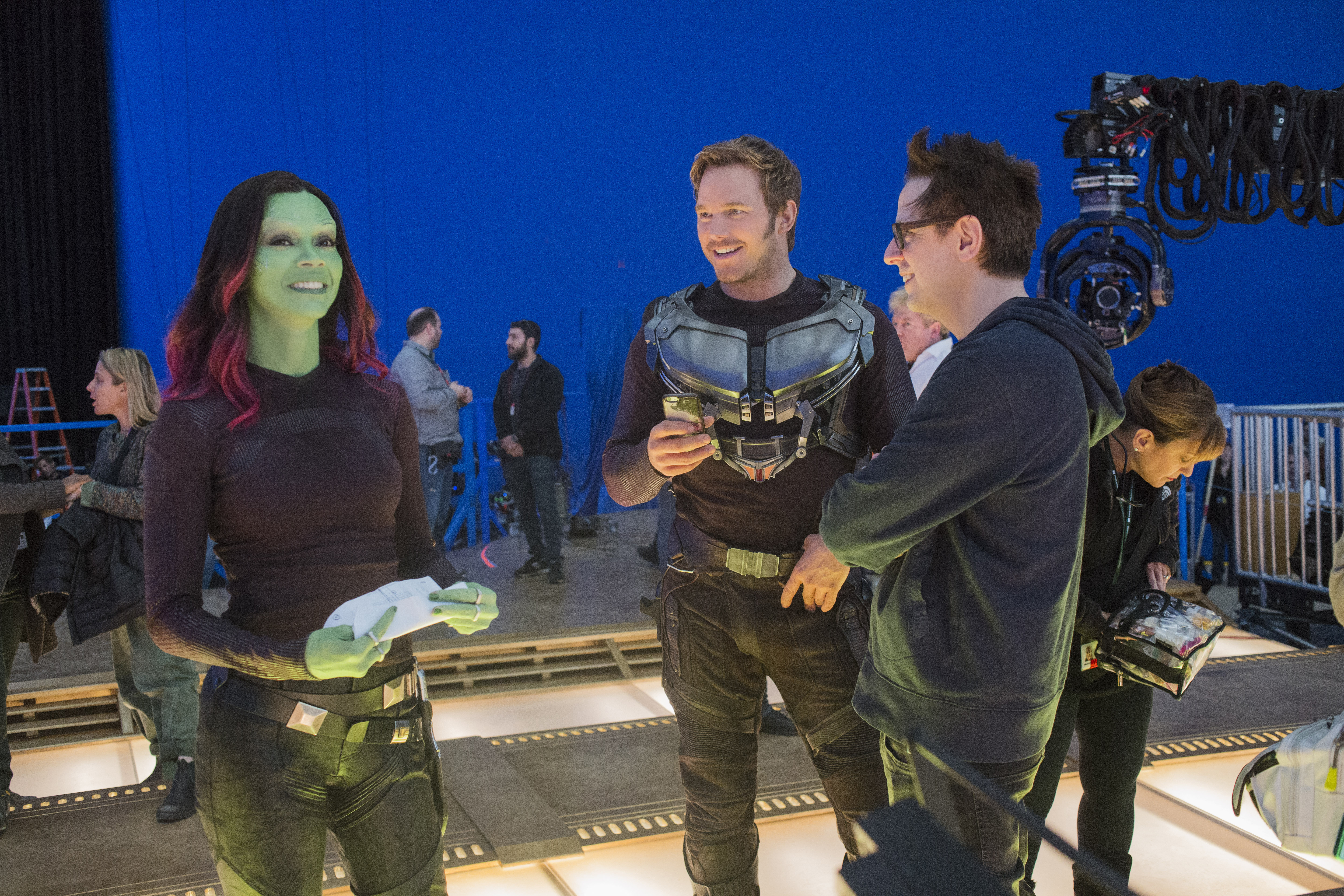 GOTGTWO_ZoeSaldana_ChrisPratt_JamesGunn_4.jpg