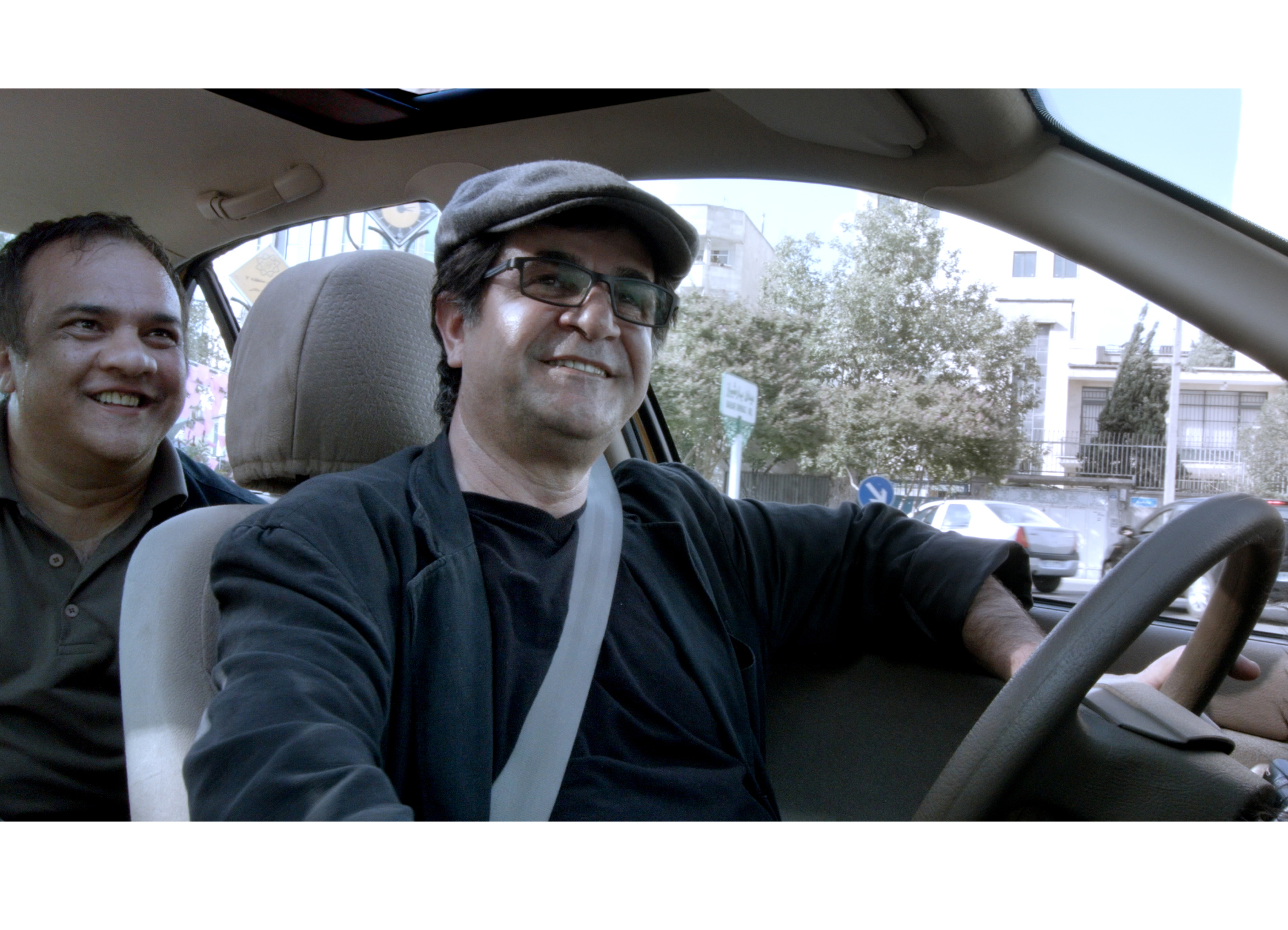 TaxiTeheran_JafarPanahi_1.jpg