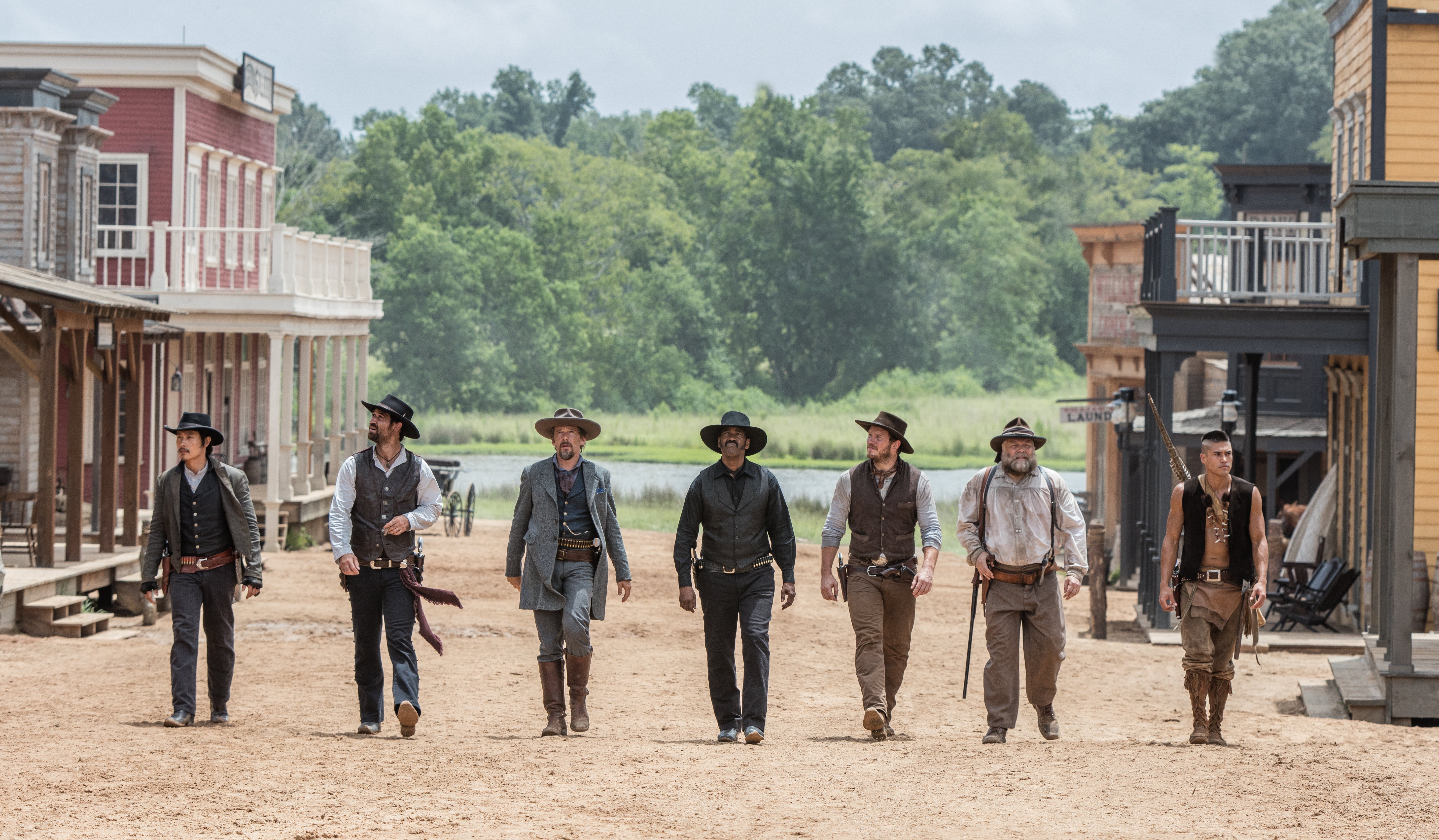 MagnificentSeven_ByunghunLee_ManuelGarciaRulfo_EthanHawke_DenzelWashington_ChrisPratt_VincentDOnofrio_MartinSensmeier_8.jpg