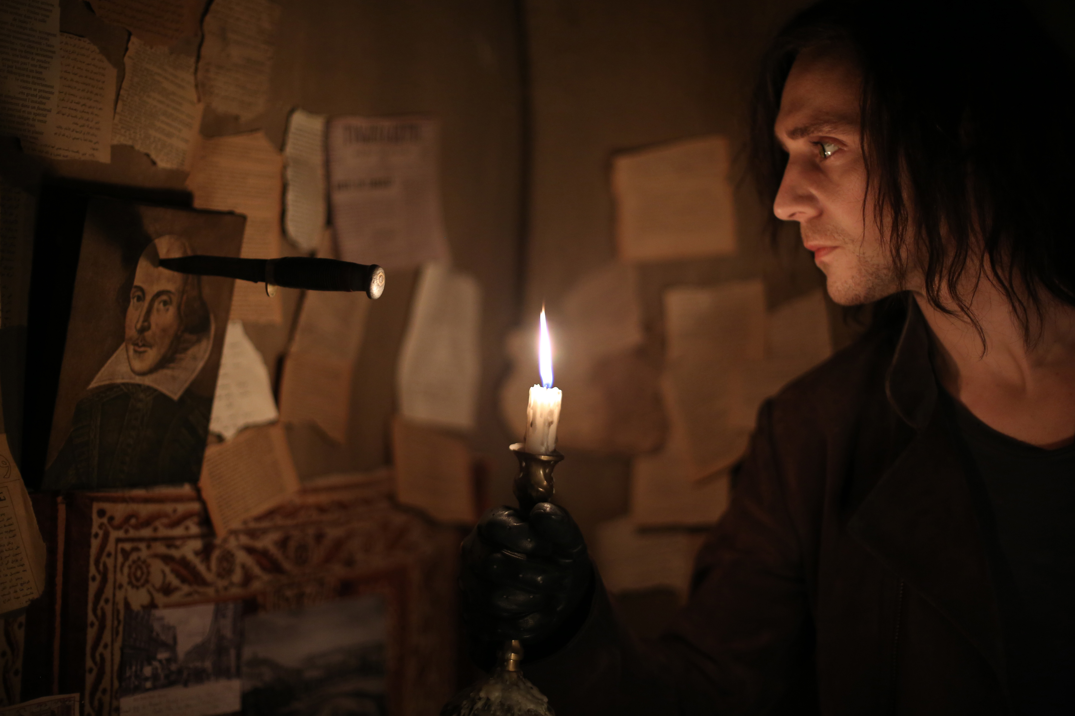 OnlyLoversLeftAlive8_Tom_Hiddleston_300.jpg