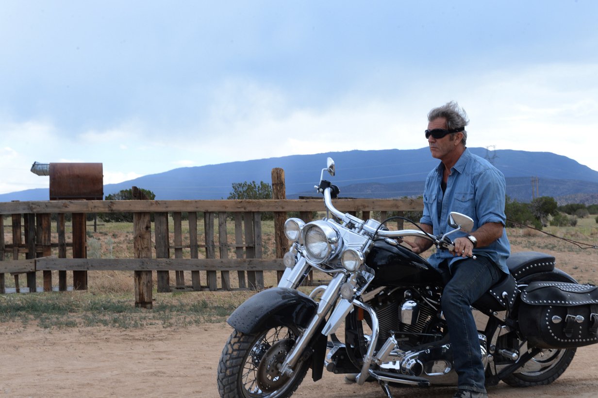 BloodFather_MelGibson_2.jpg