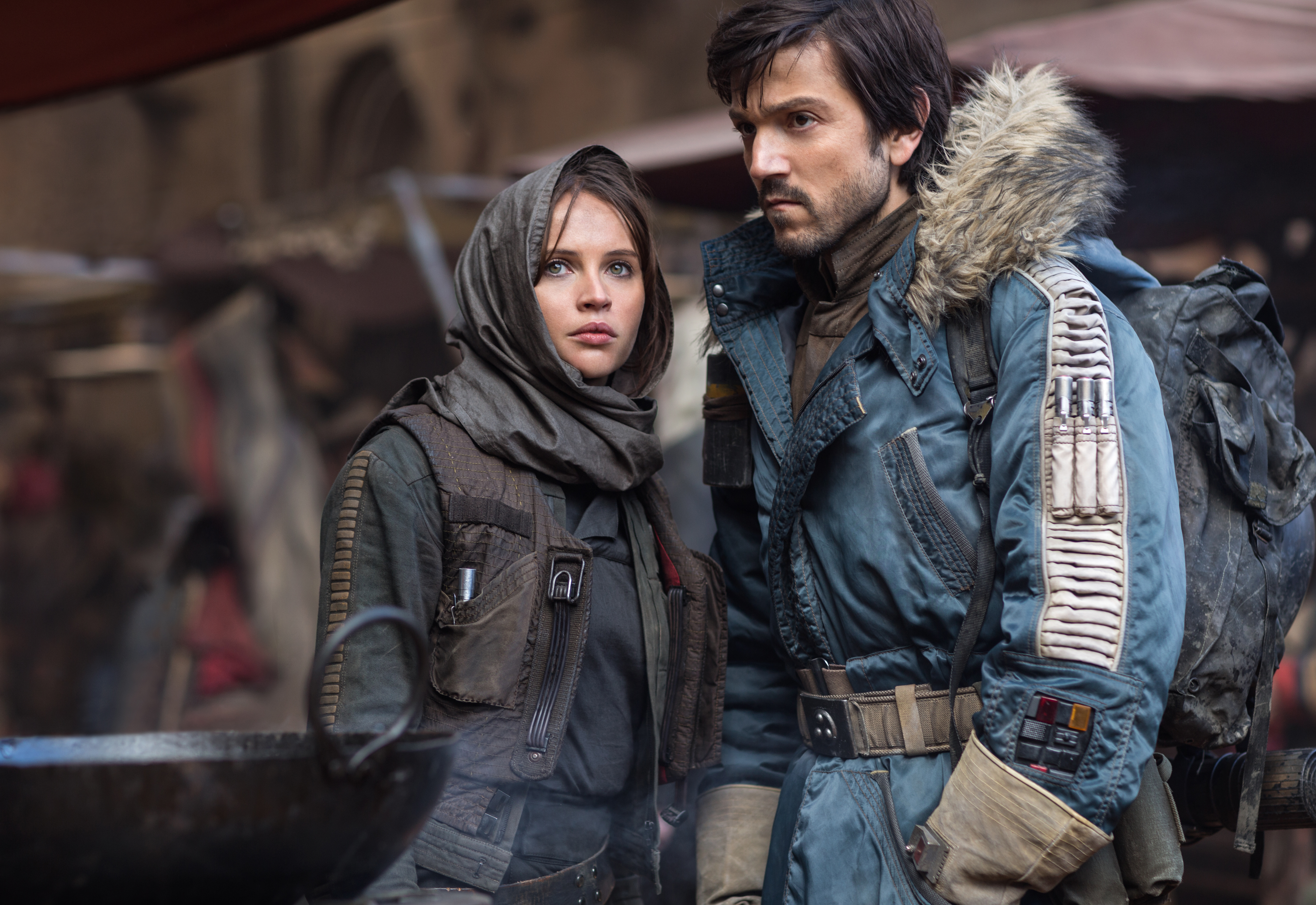 RogueOneStarWars_FelicityJones_DiegoLuna_4.jpg